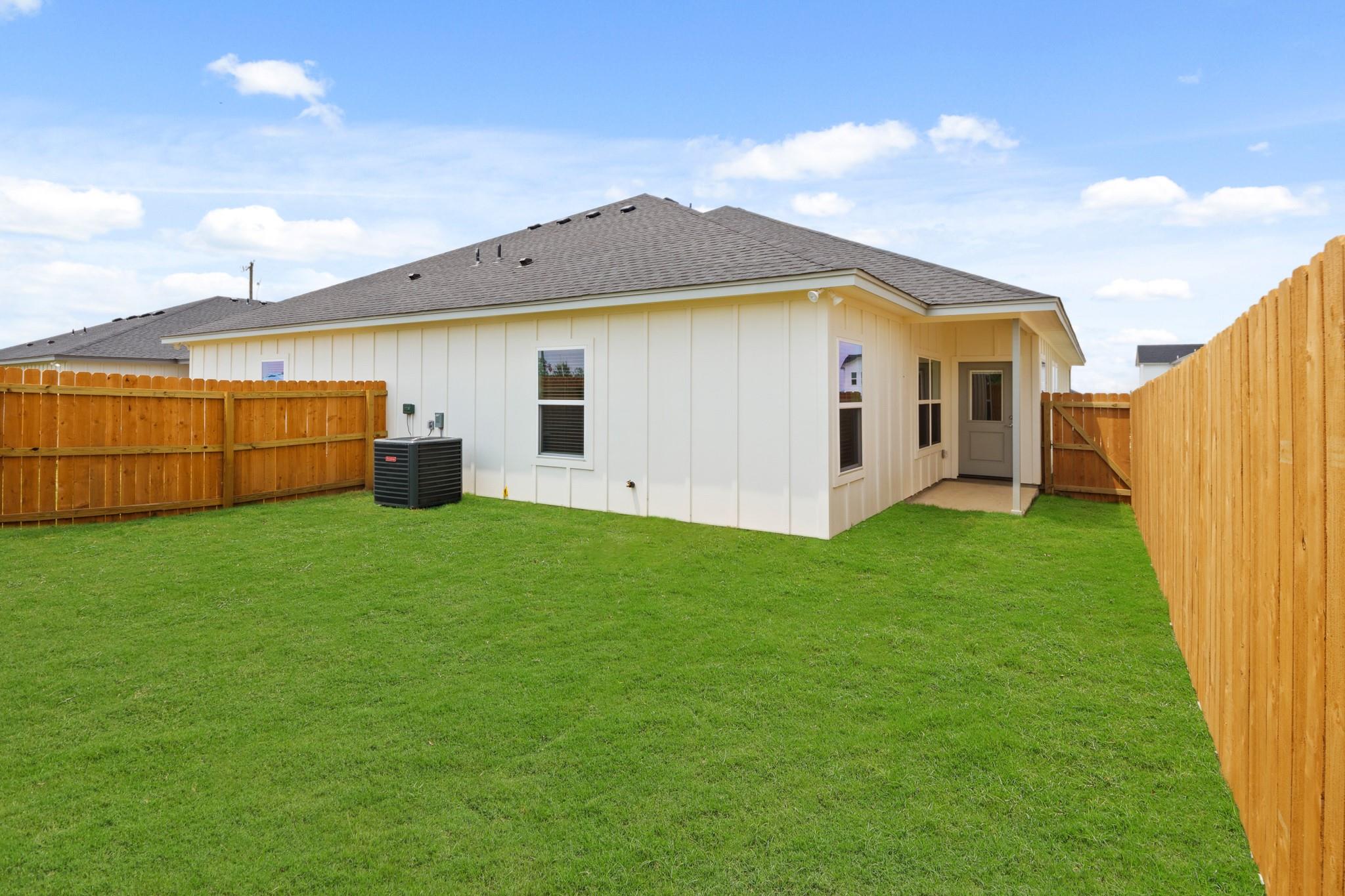 506 Whirlaway Dr # B, Jarrell, TX 76537
