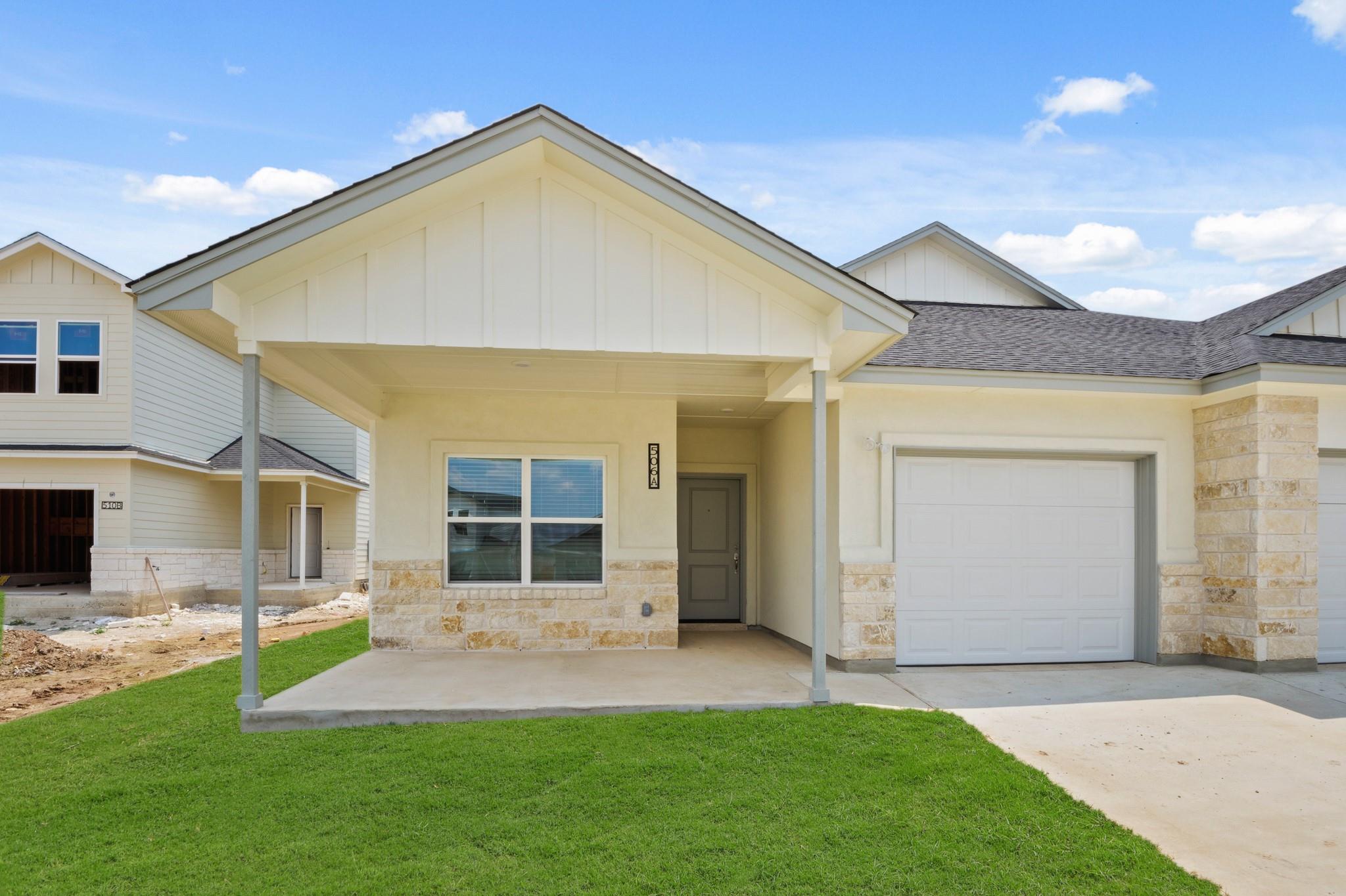 506 Whirlaway Dr # B, Jarrell, TX 76537