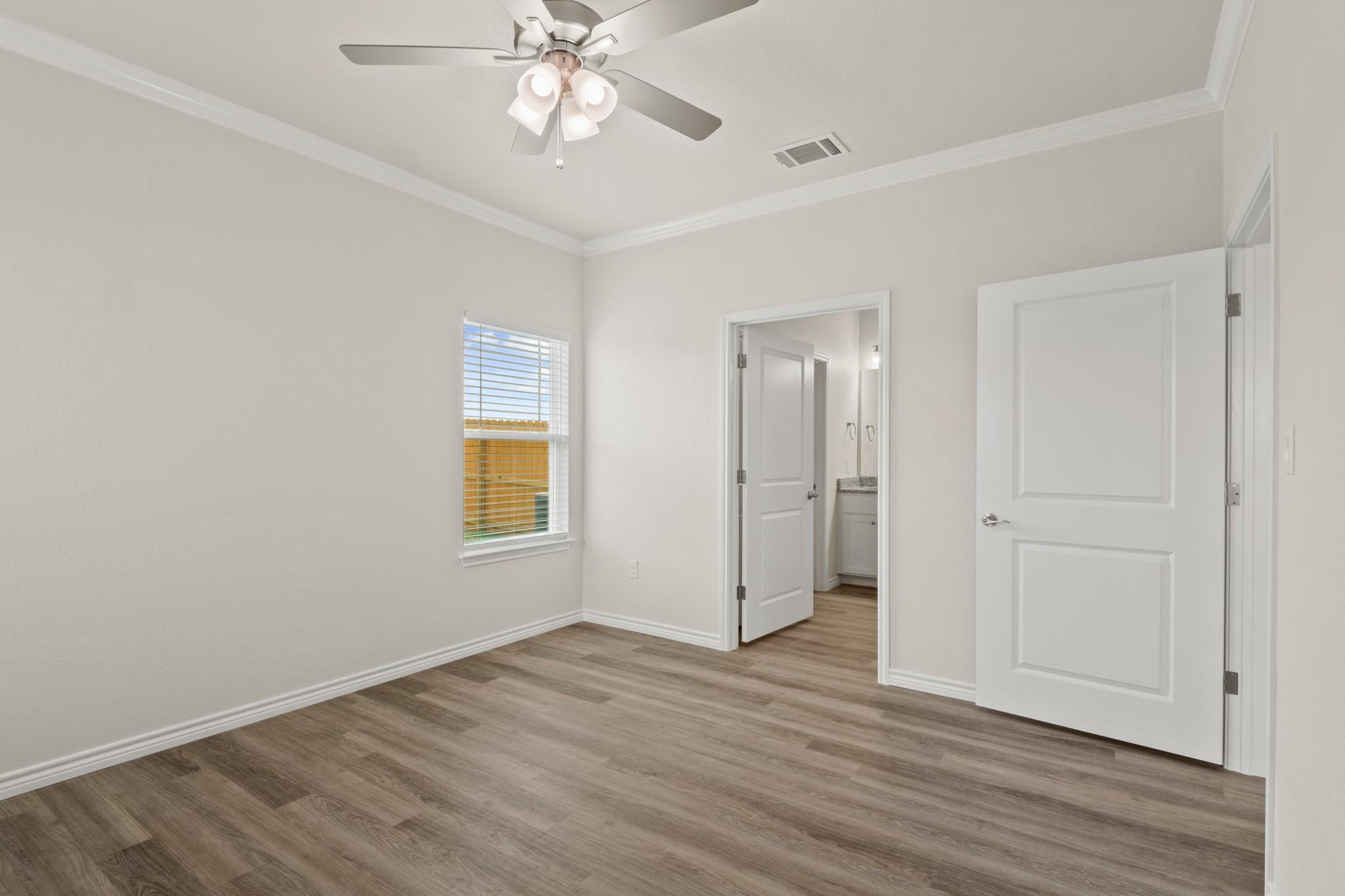 506 Whirlaway Dr # B, Jarrell, TX 76537