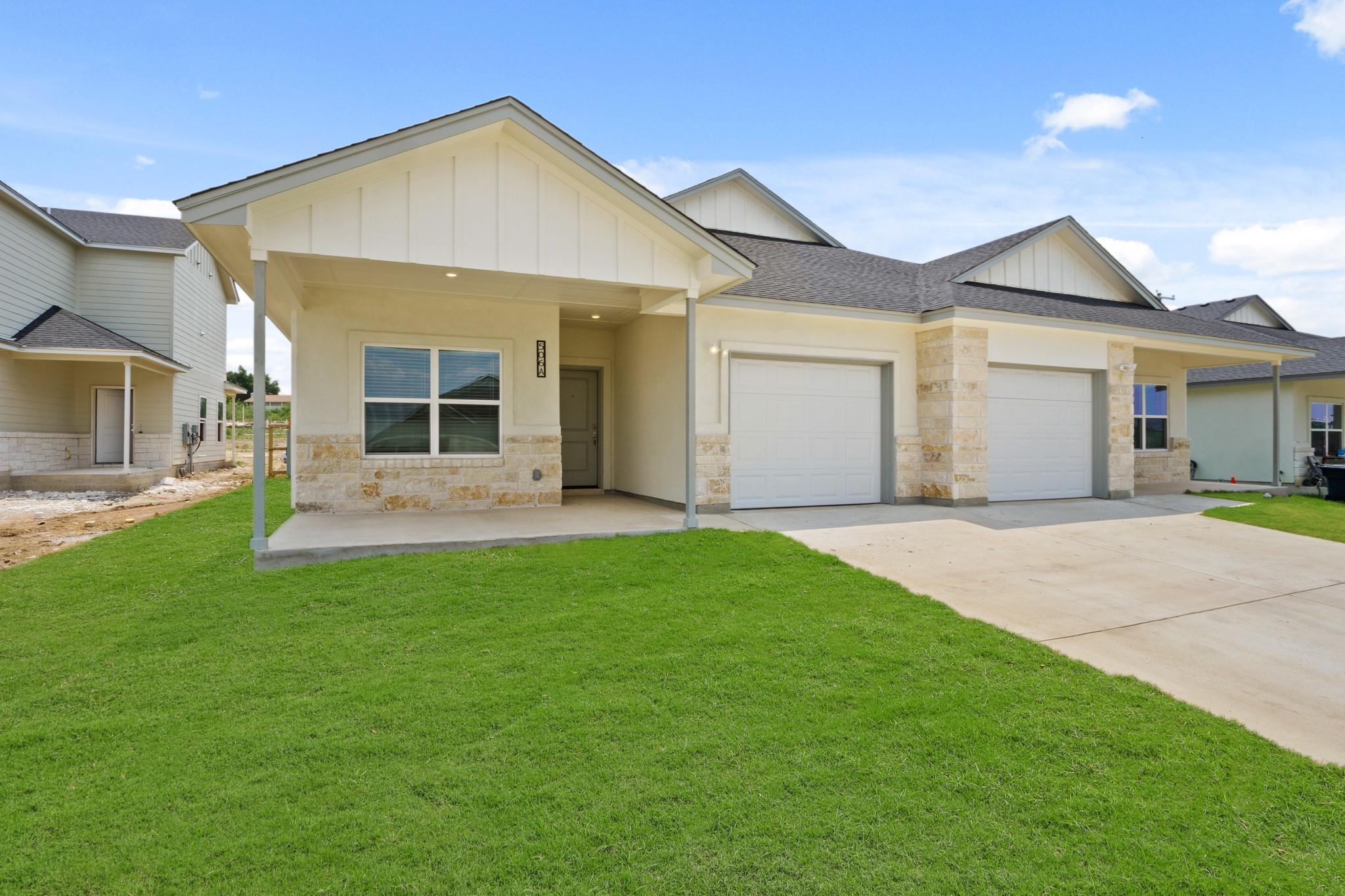 506 Whirlaway Dr # B, Jarrell, TX 76537