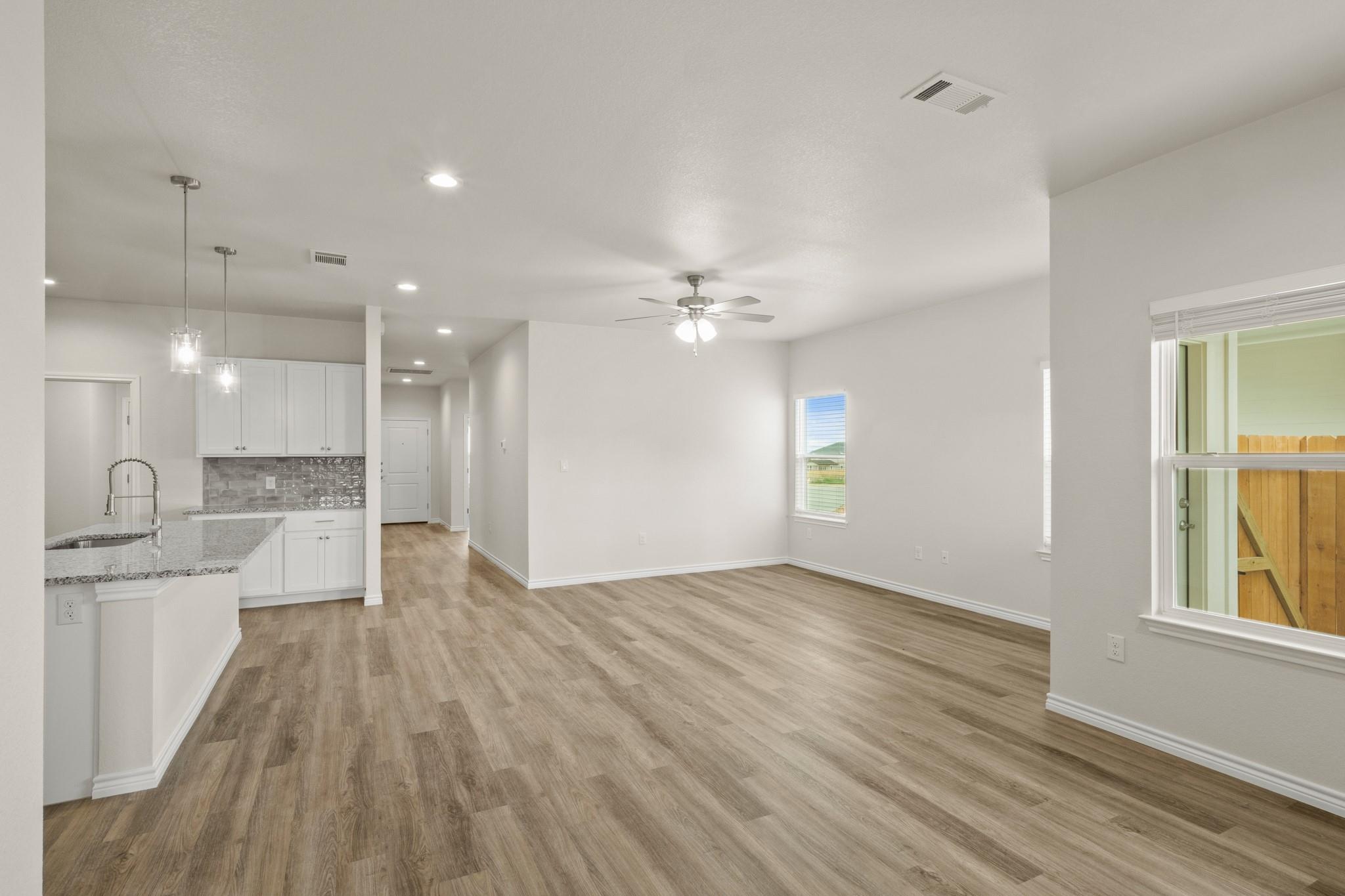 506 Whirlaway Dr # B, Jarrell, TX 76537