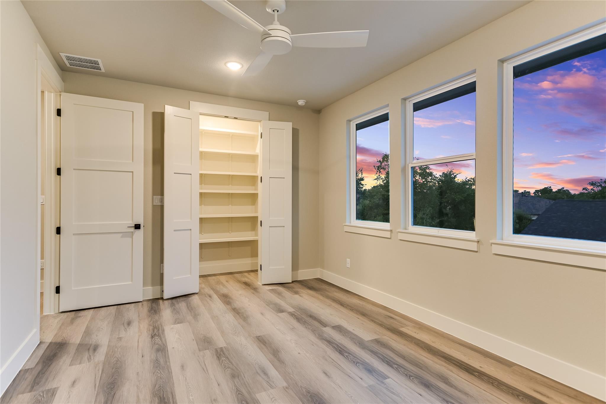 305 Shady Tree Dr, Georgetown, TX 78633