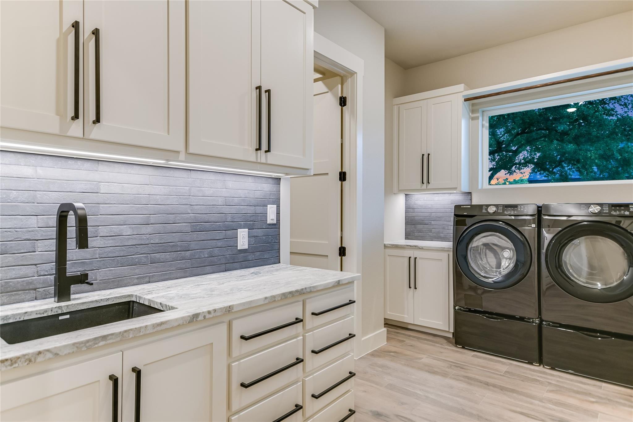 305 Shady Tree Dr, Georgetown, TX 78633