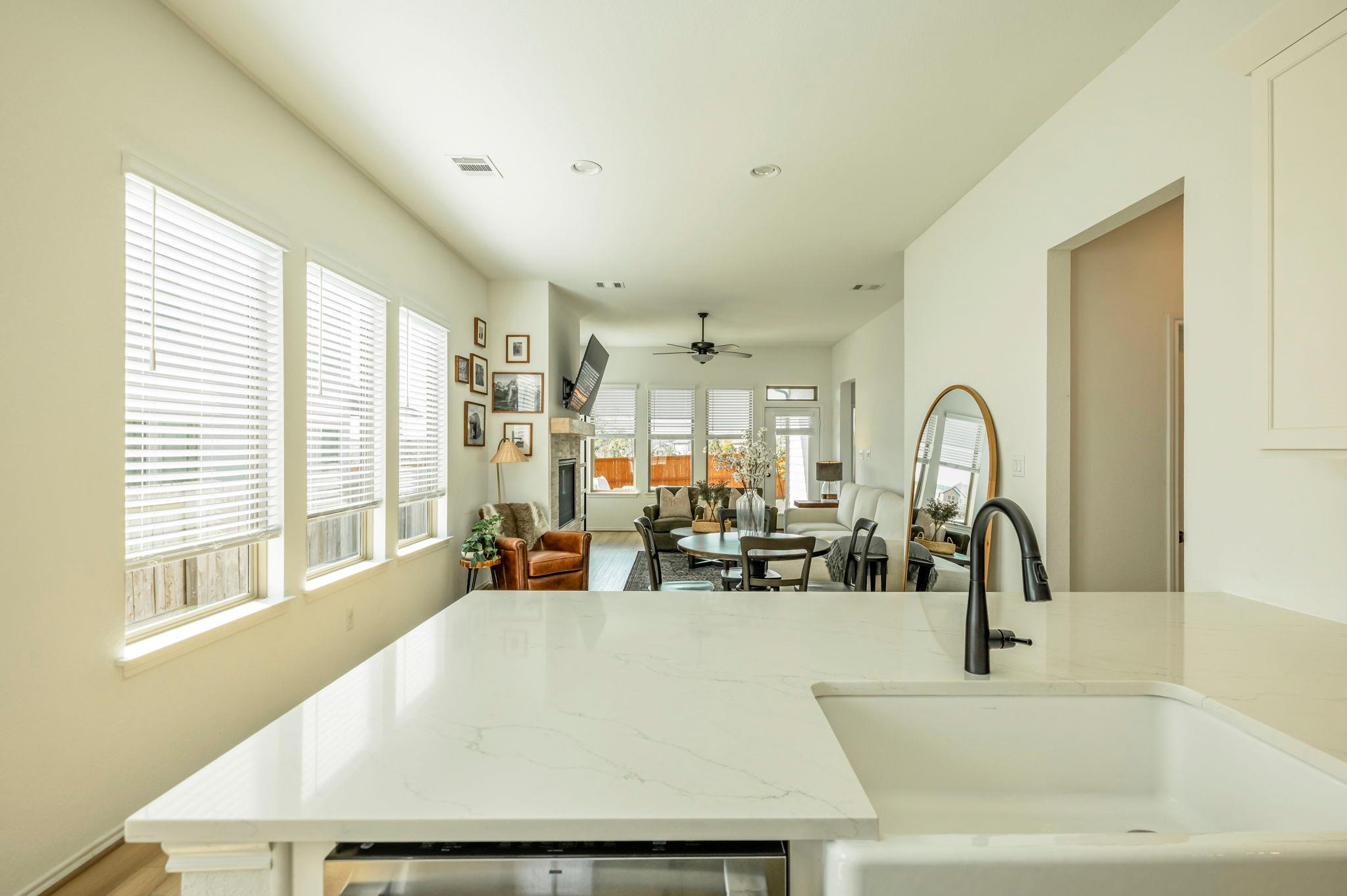 337 Langhorne Bnd, Liberty Hill, TX 78642