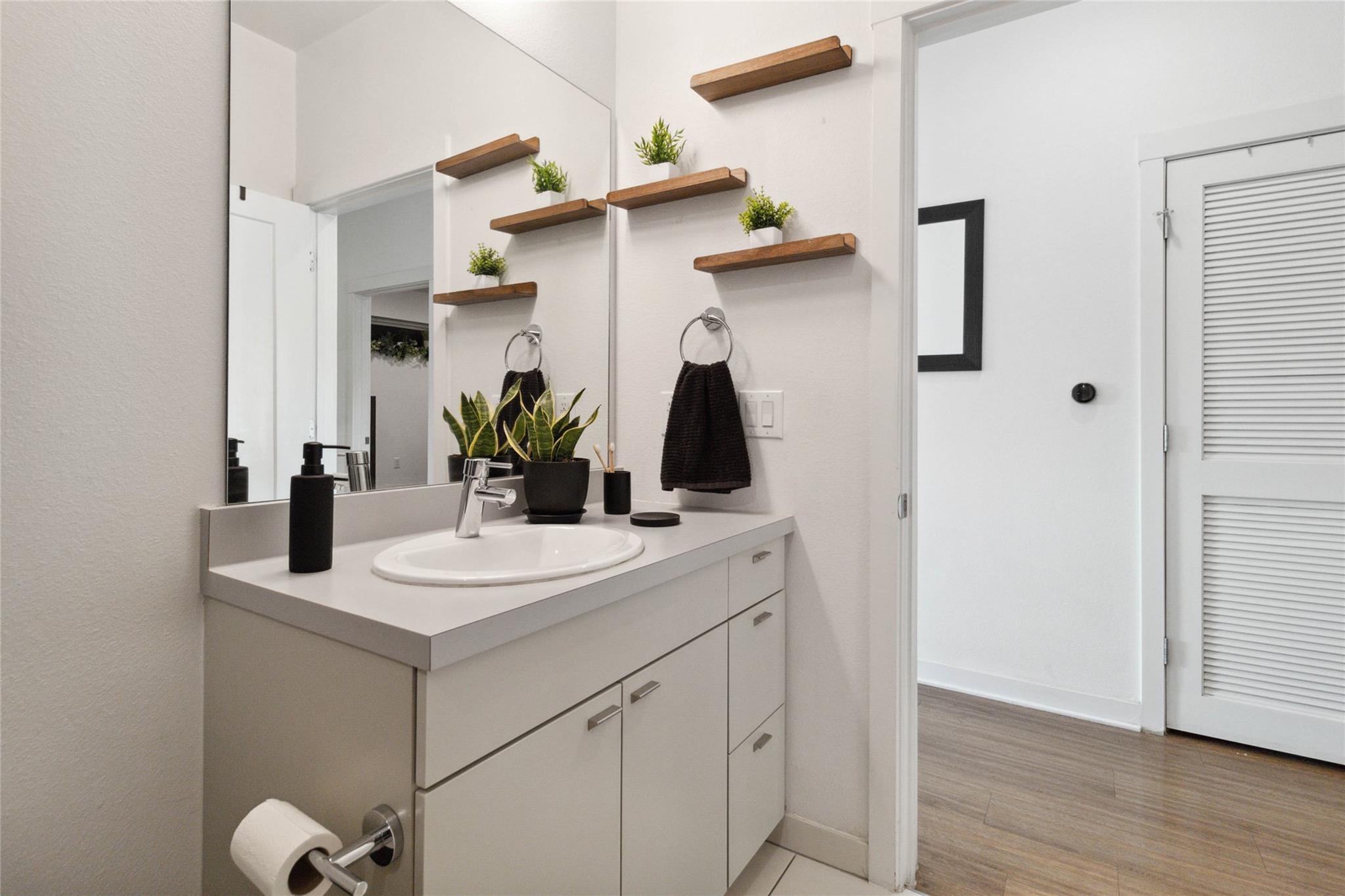 4361 S Congress Ave # 209, Austin, TX 78745