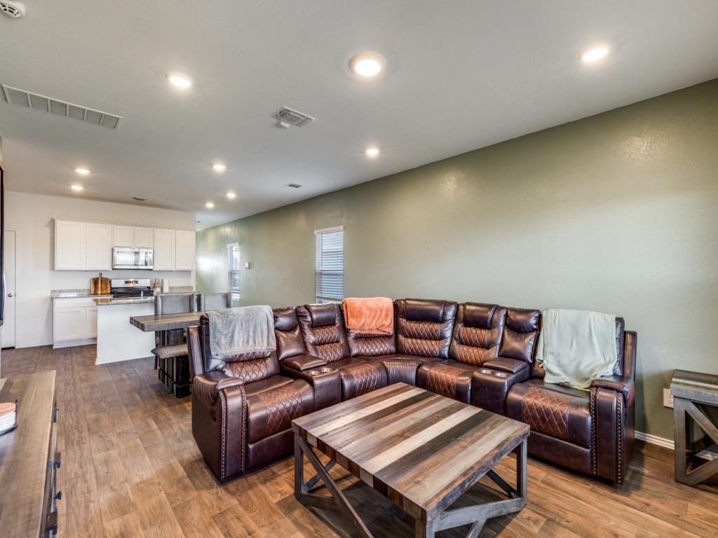 543 Sandringham Loop, Kyle, TX 78640