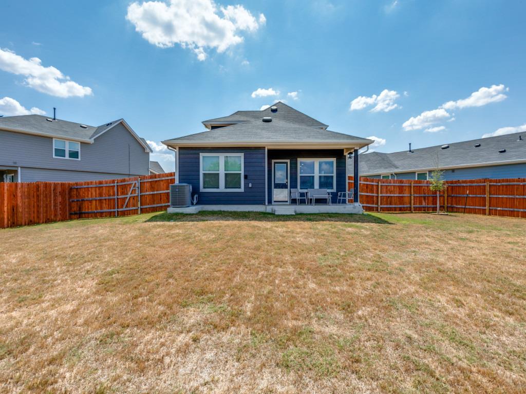 543 Sandringham Loop, Kyle, TX 78640
