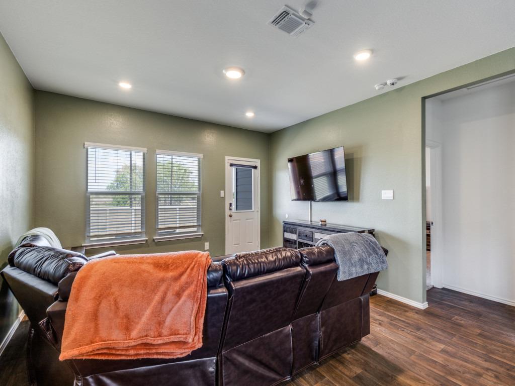 543 Sandringham Loop, Kyle, TX 78640