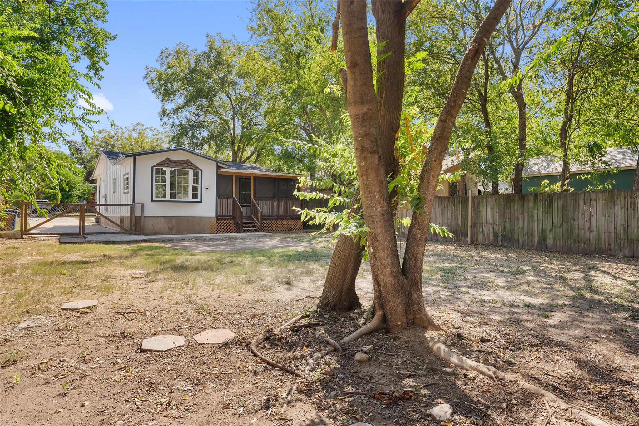 1176 Graham St, Austin, TX 78702