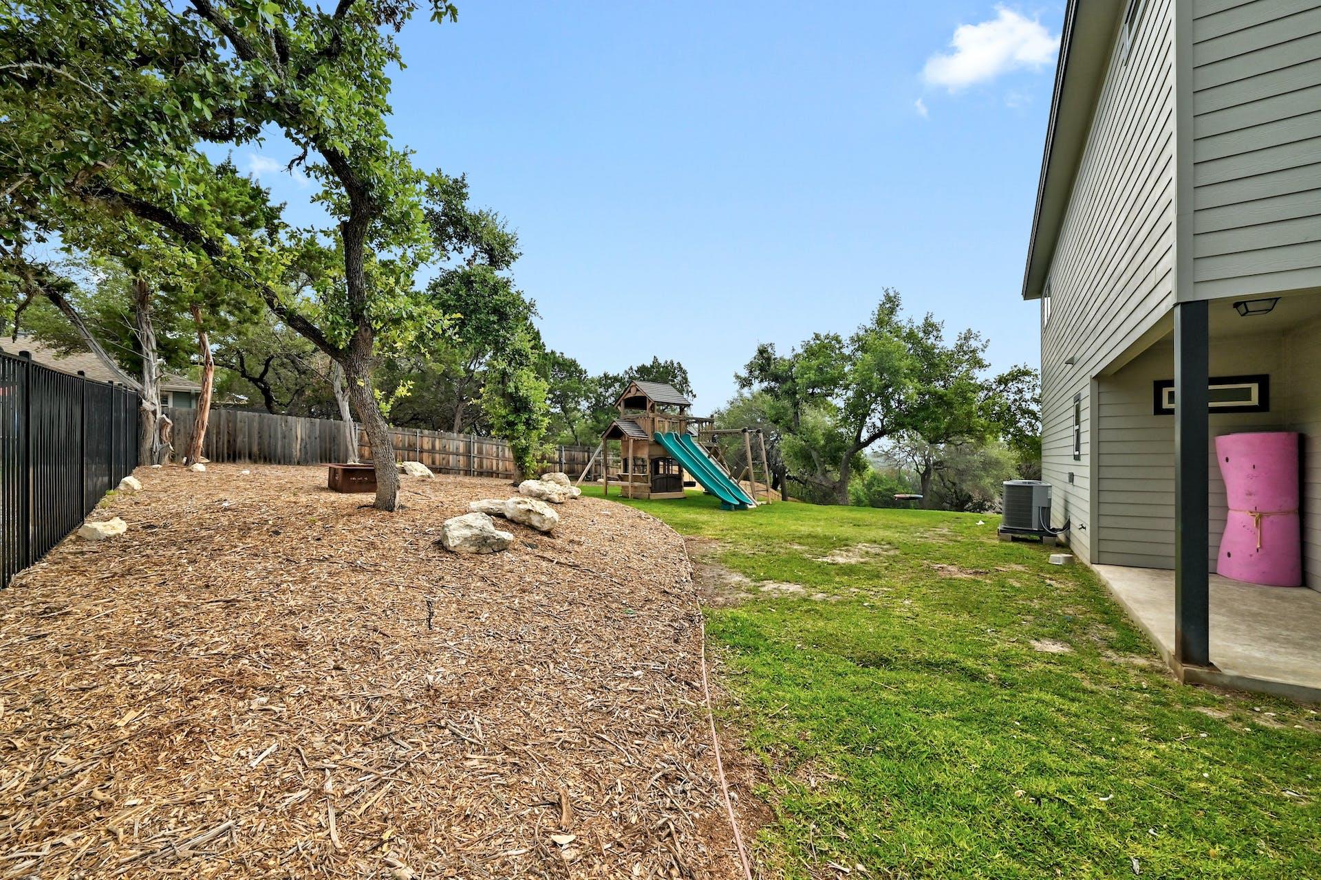 18502 Venture Dr, Point Venture, TX 78645