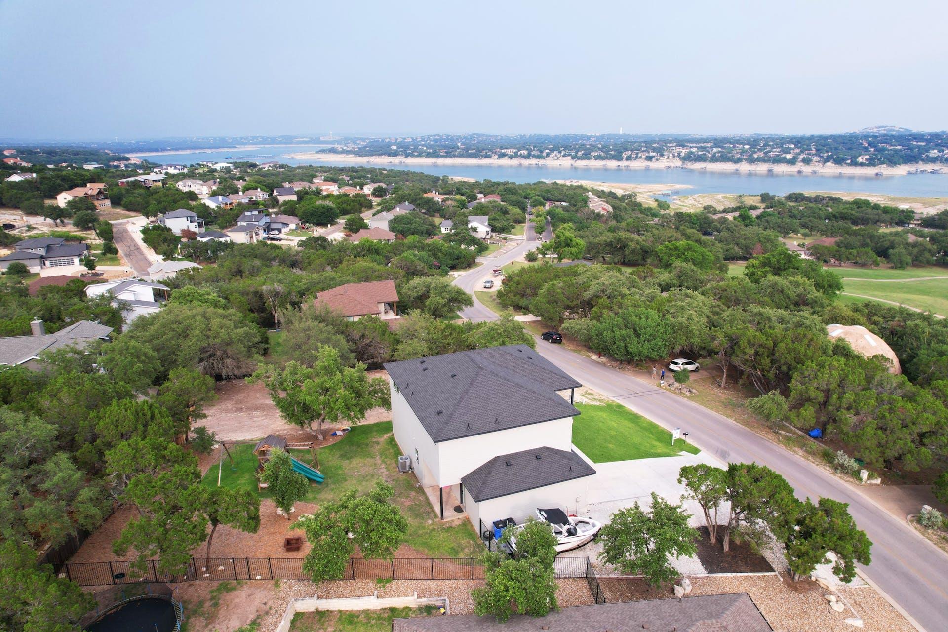 18502 Venture Dr, Point Venture, TX 78645