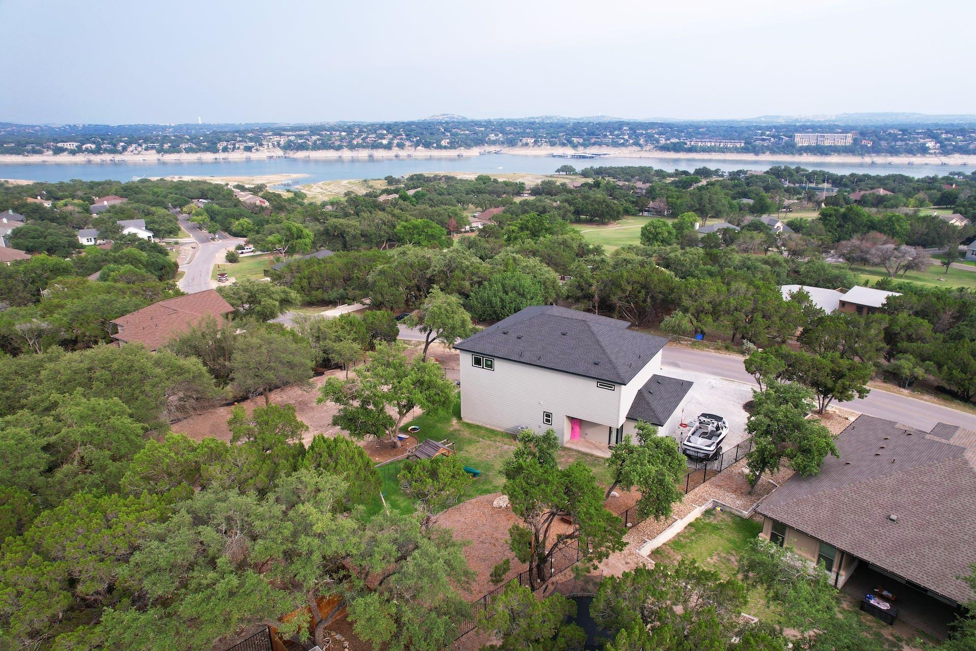 18502 Venture Dr, Point Venture, TX 78645