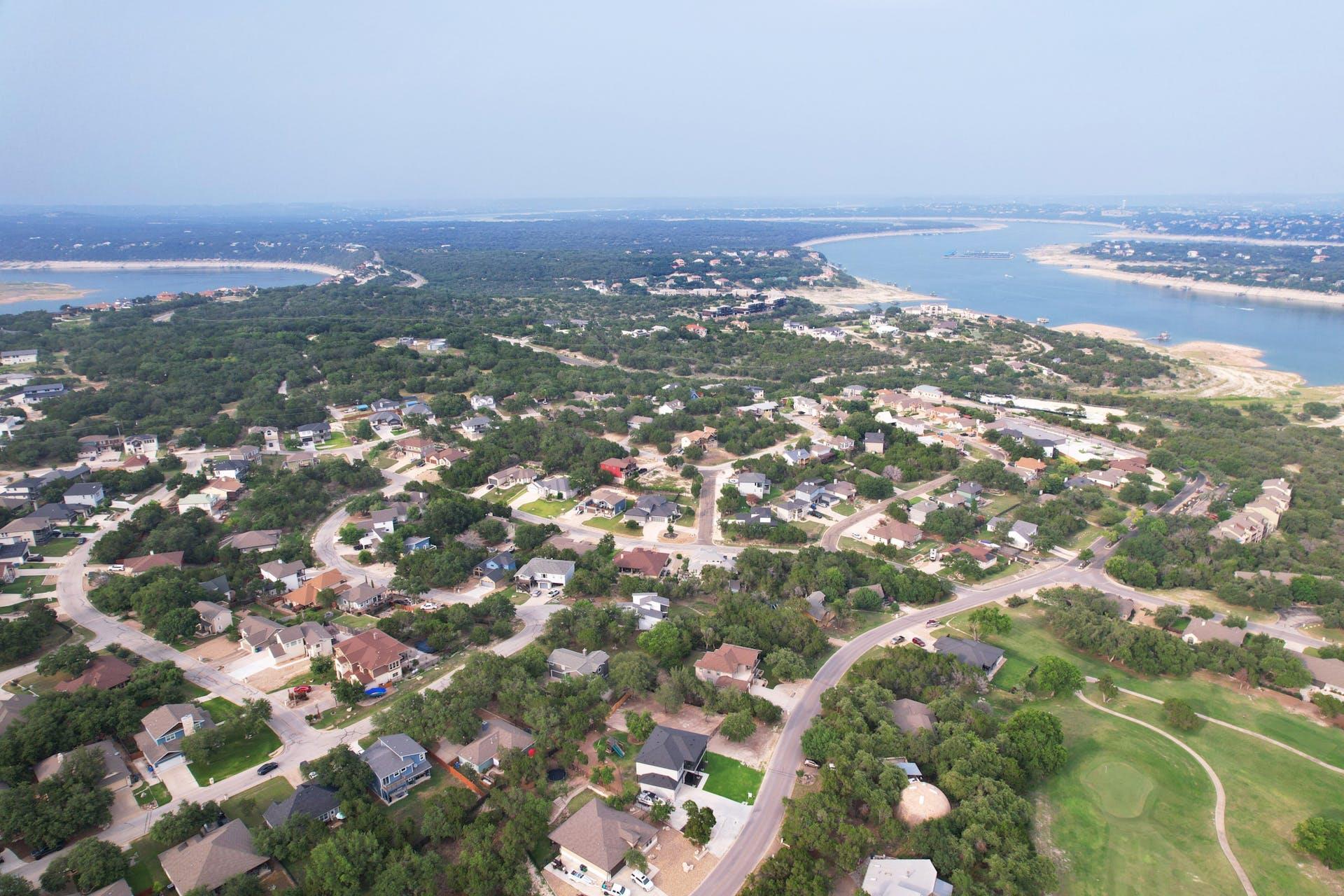 18502 Venture Dr, Point Venture, TX 78645