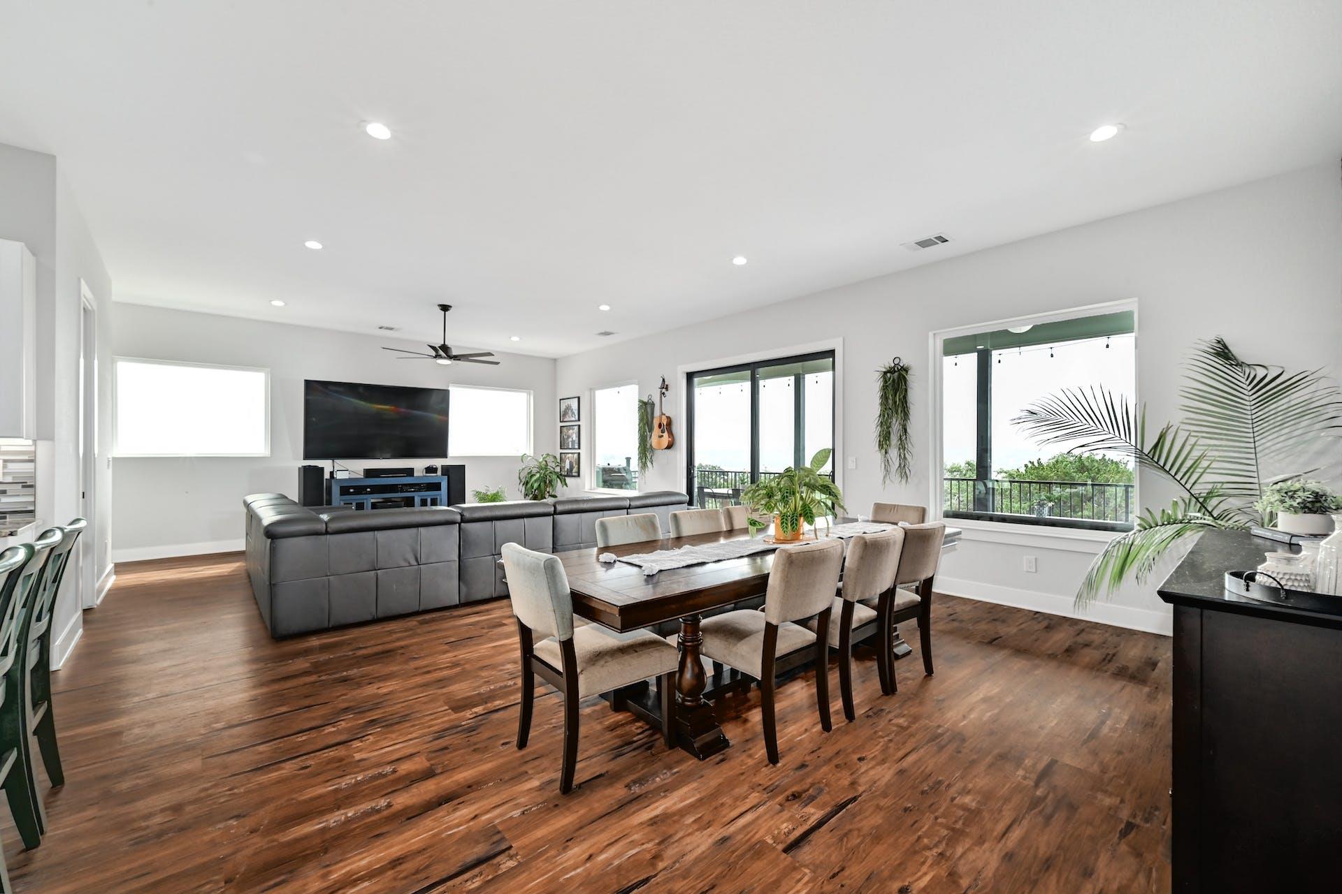 18502 Venture Dr, Point Venture, TX 78645