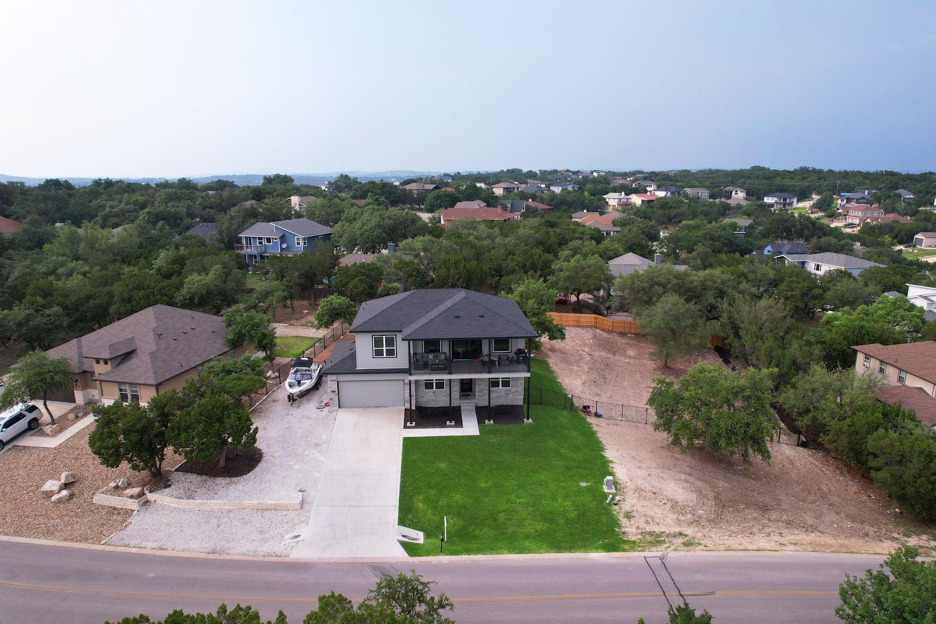 18502 Venture Dr, Point Venture, TX 78645