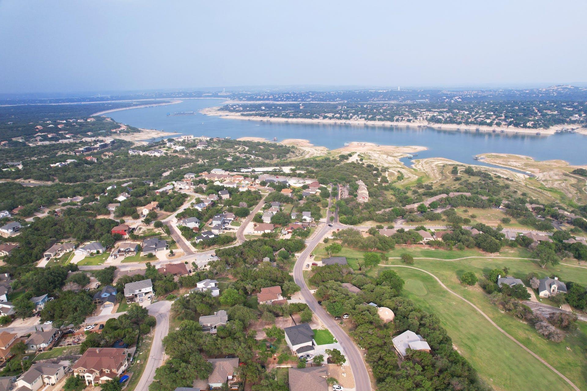 18502 Venture Dr, Point Venture, TX 78645