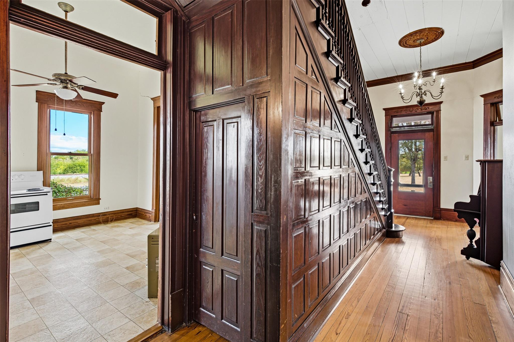 105 Davis Dr, Thorndale, TX 76577