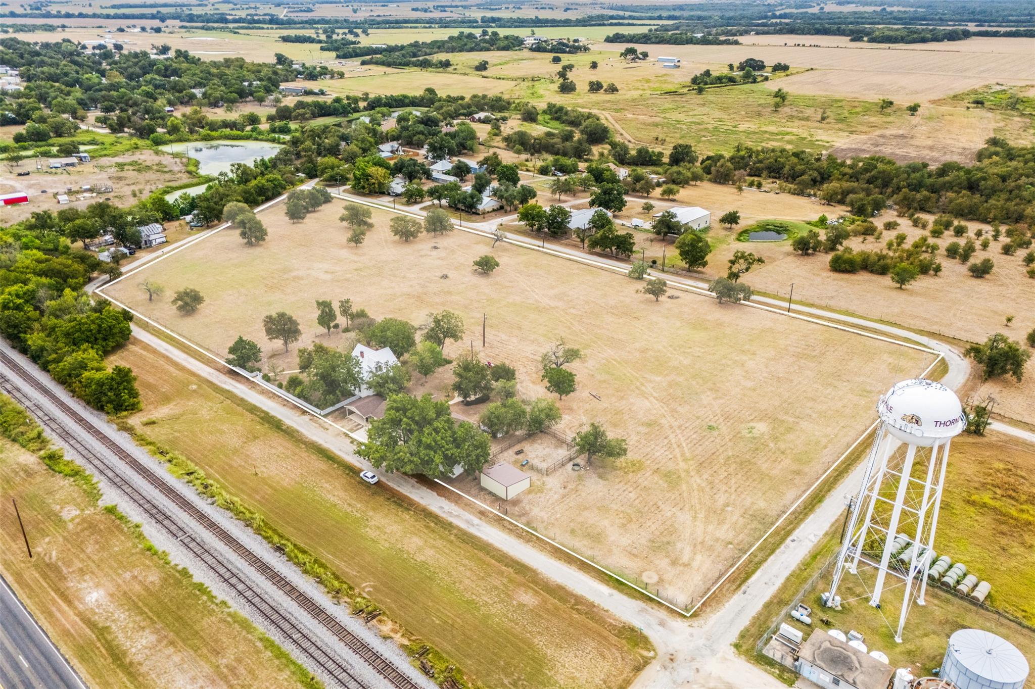 105 Davis Dr, Thorndale, TX 76577