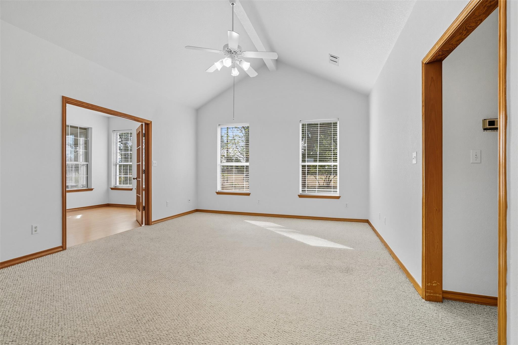 105 Davis Dr, Thorndale, TX 76577