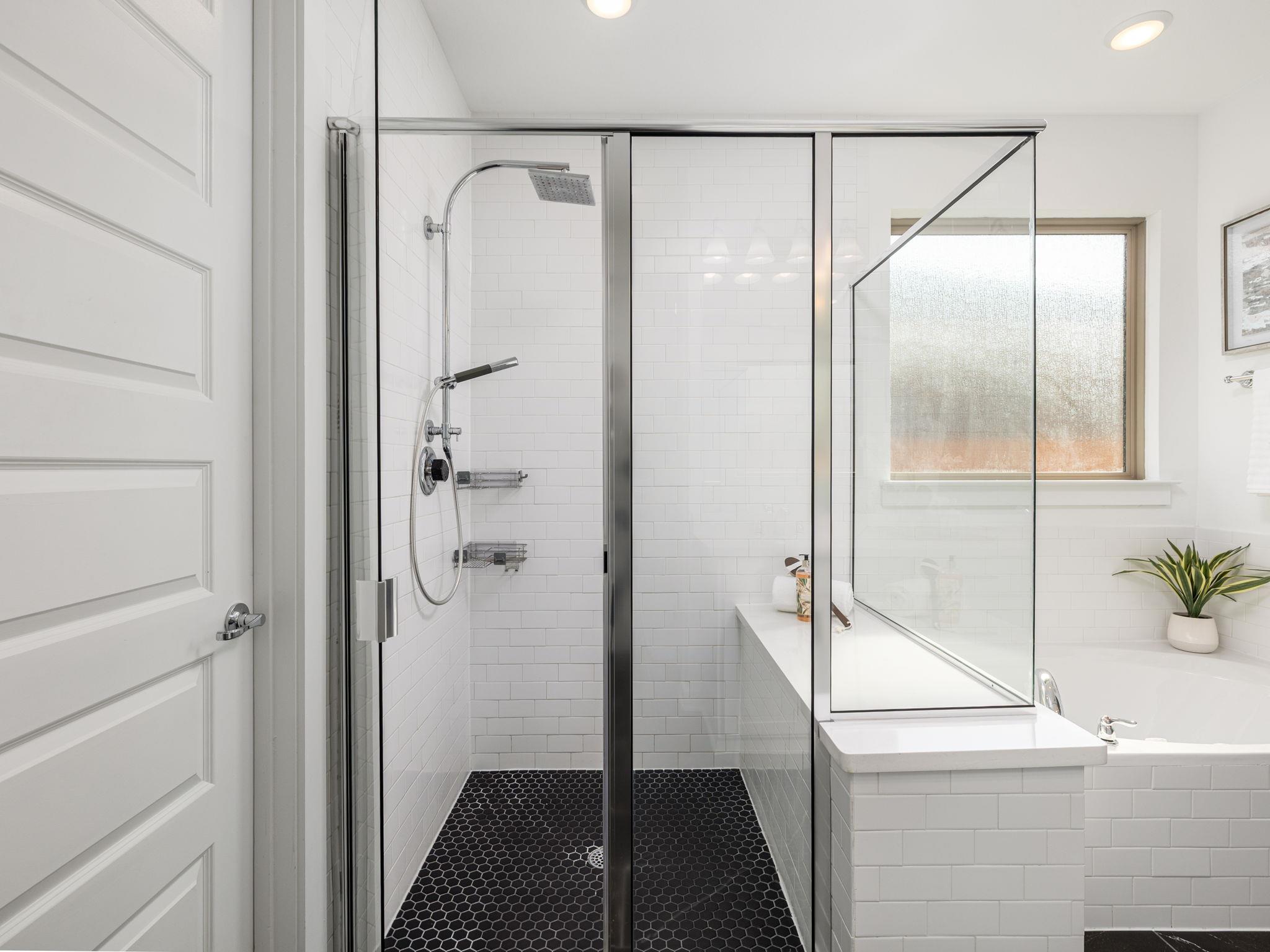 8205 Silhouette St, Austin, TX 78744