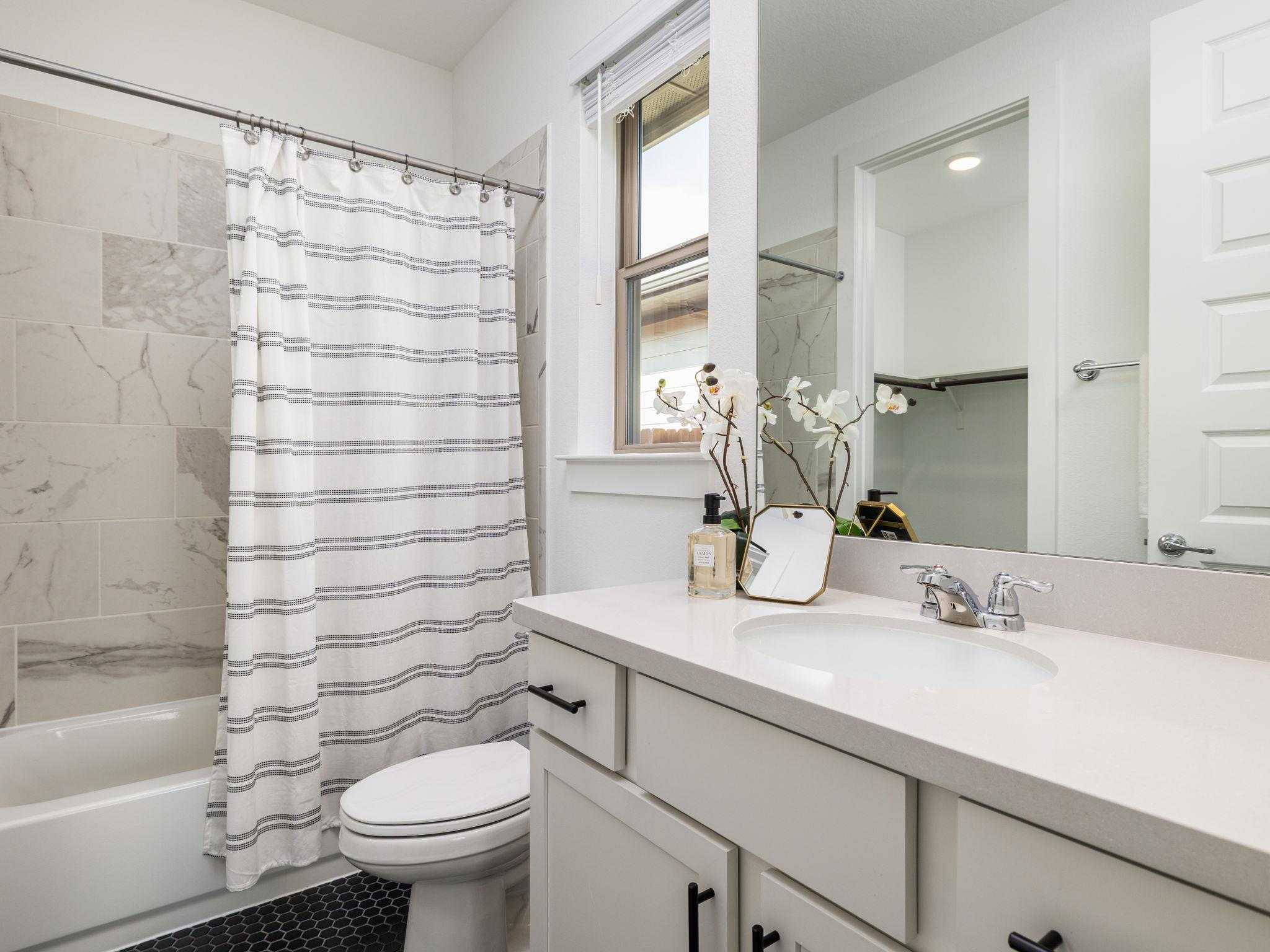 8205 Silhouette St, Austin, TX 78744