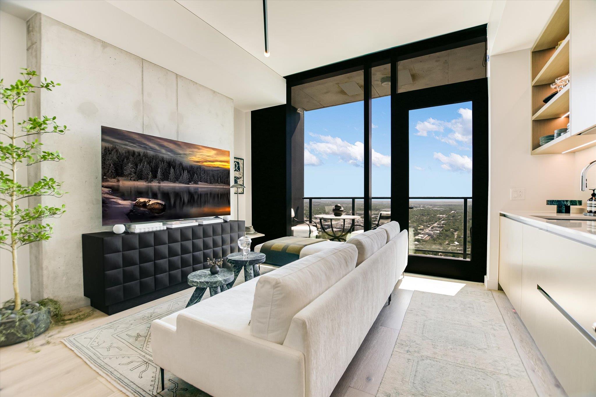 610 Davis St # 3307, Austin, TX 78701