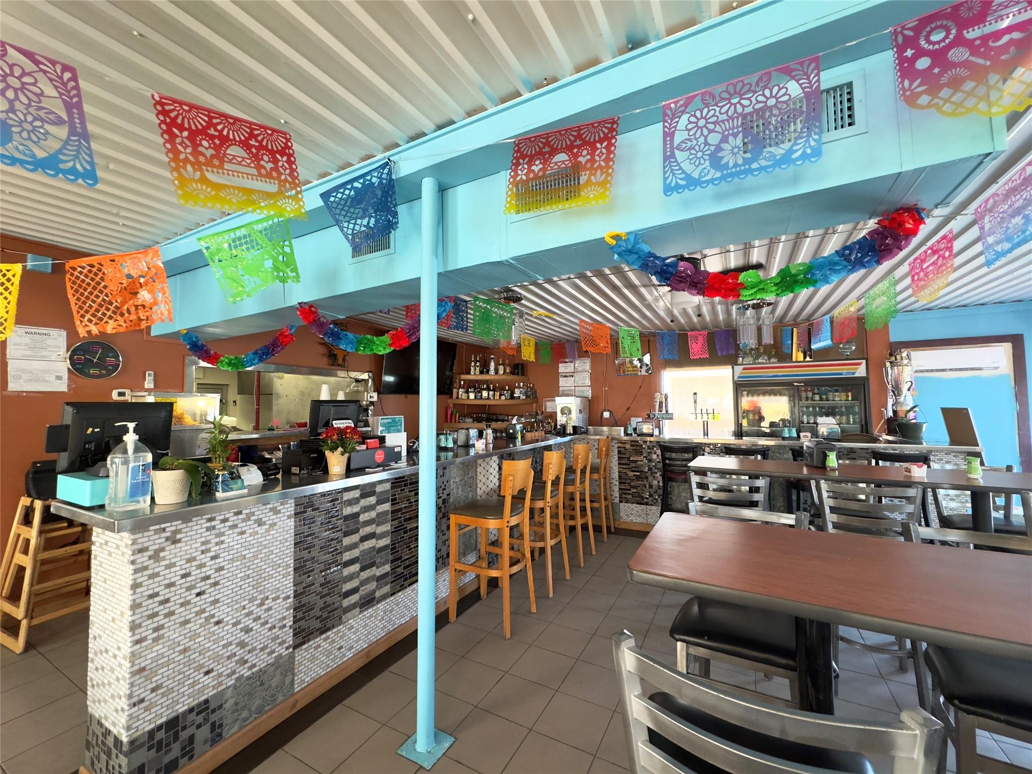 1212 E Pierce St, Luling, TX 78648