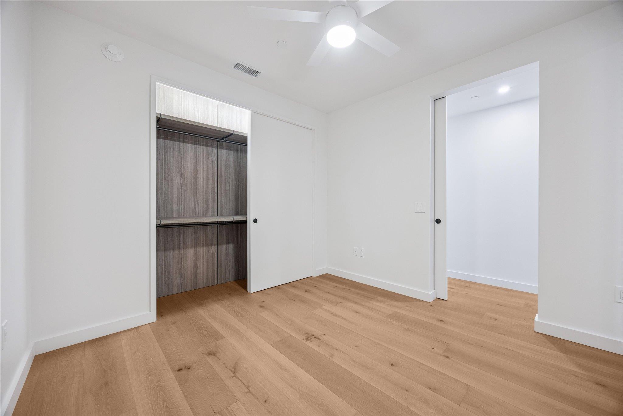 610 Davis St # 2707, Austin, TX 78701