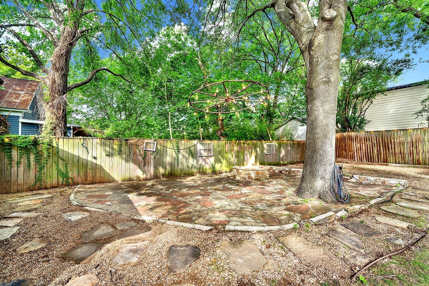 608 W Hopkins St, San Marcos, TX 78666