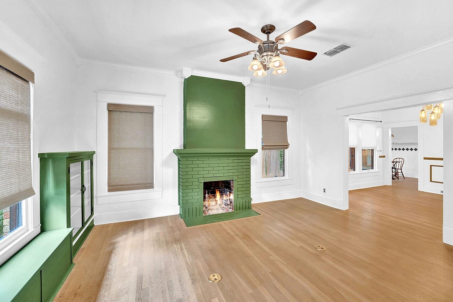 608 W Hopkins St, San Marcos, TX 78666