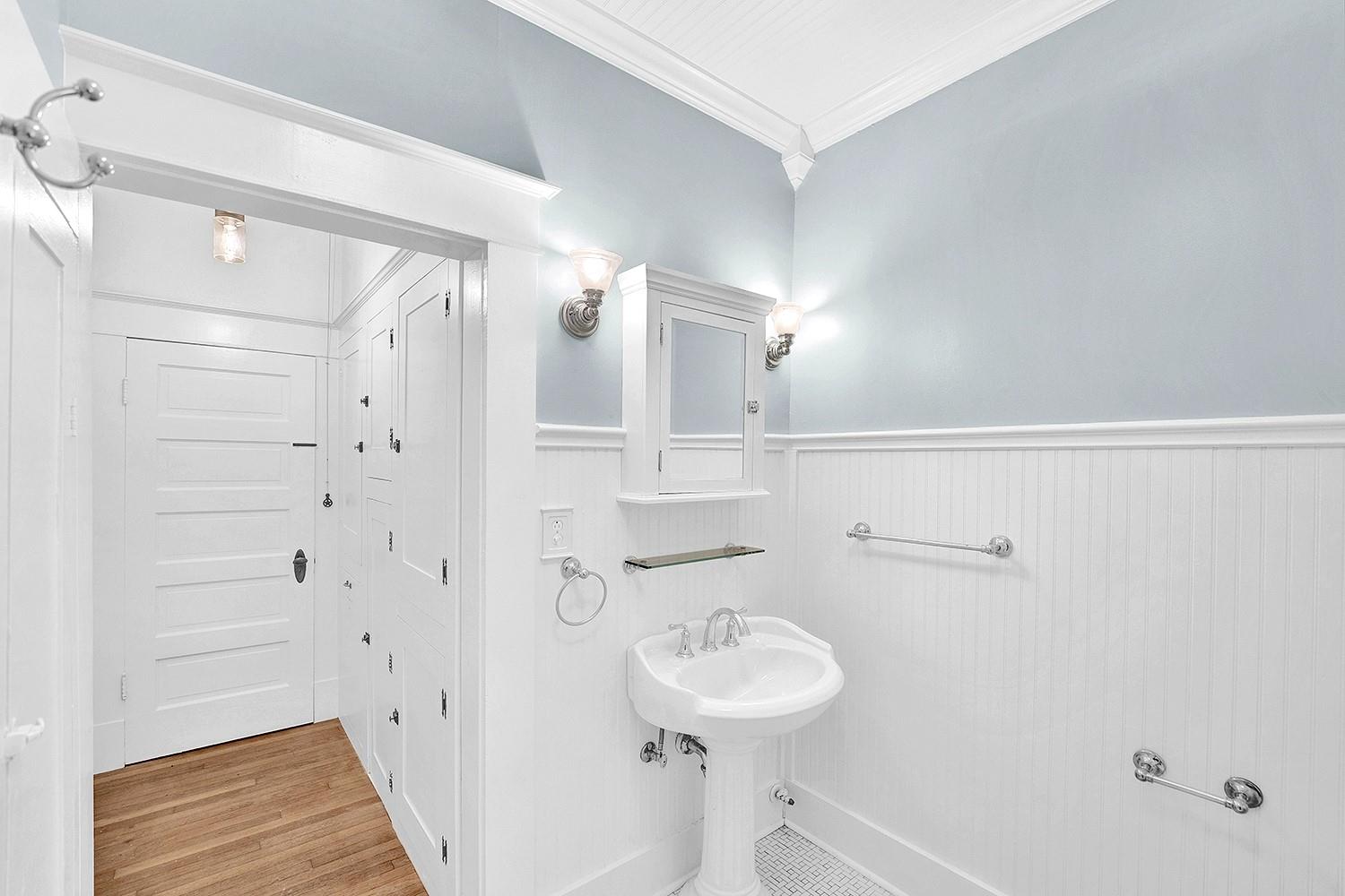 608 W Hopkins St, San Marcos, TX 78666