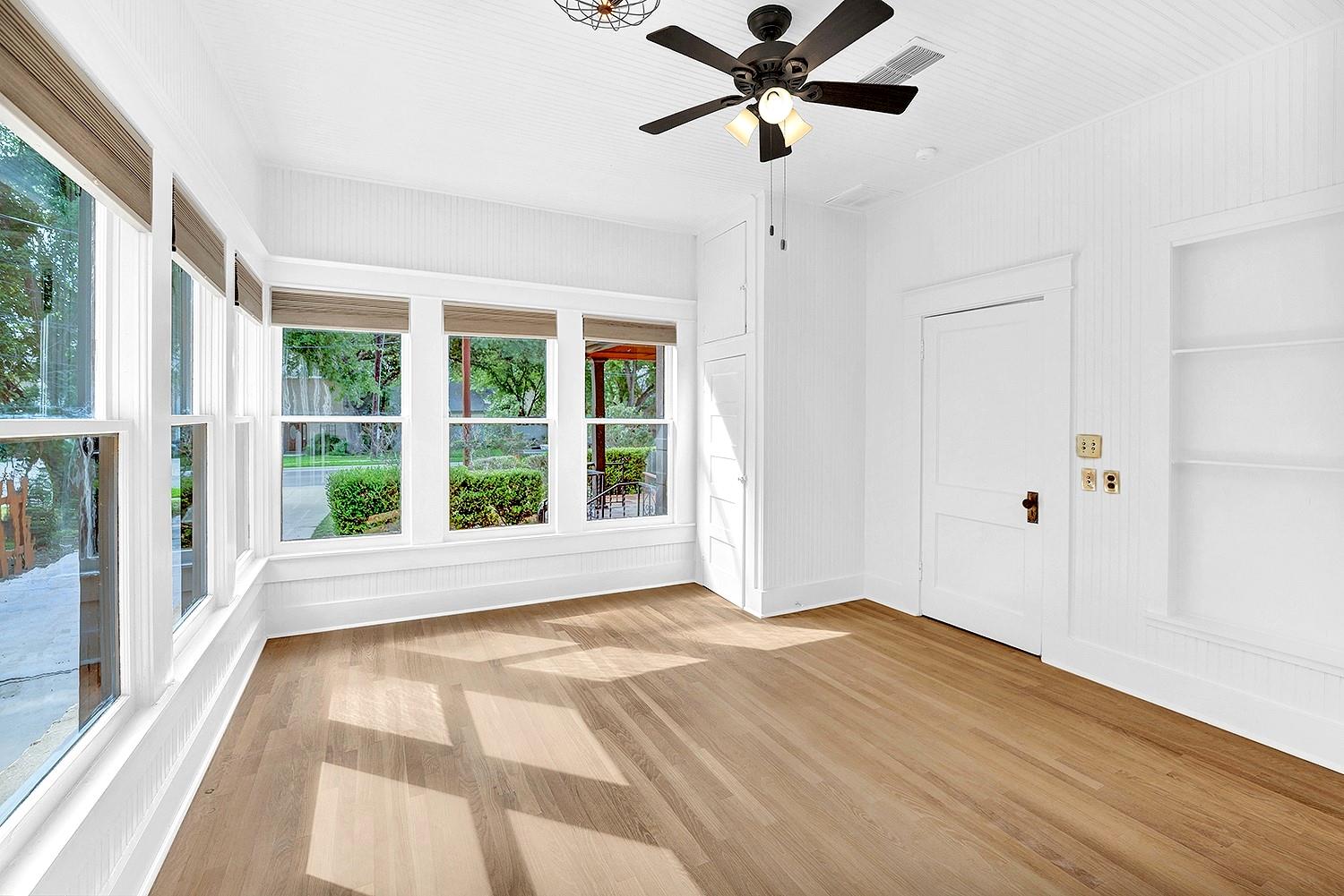 608 W Hopkins St, San Marcos, TX 78666