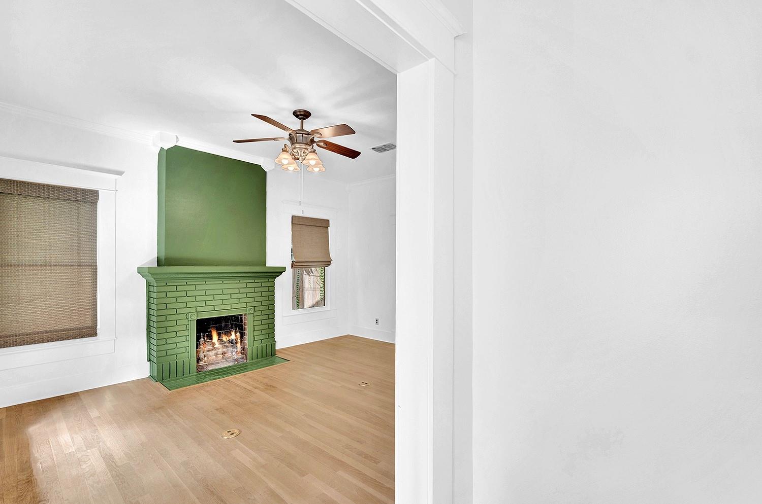 608 W Hopkins St, San Marcos, TX 78666