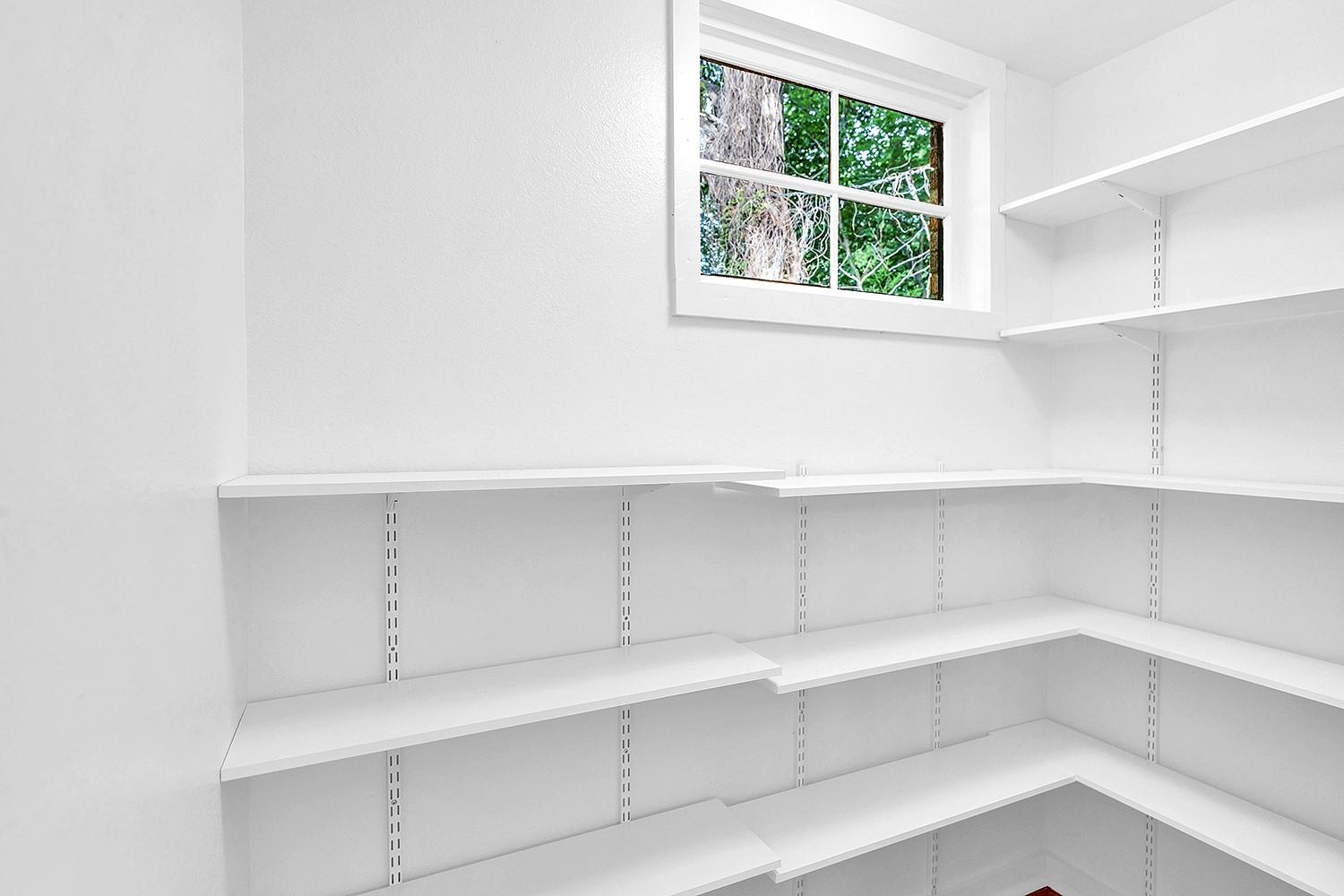 608 W Hopkins St, San Marcos, TX 78666