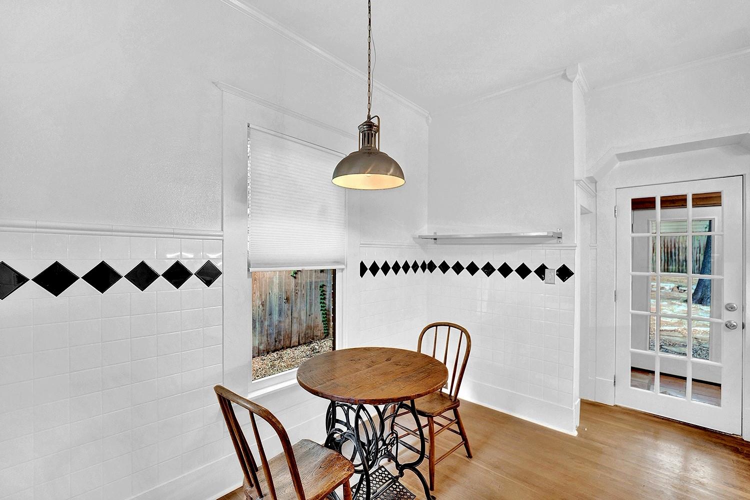 608 W Hopkins St, San Marcos, TX 78666