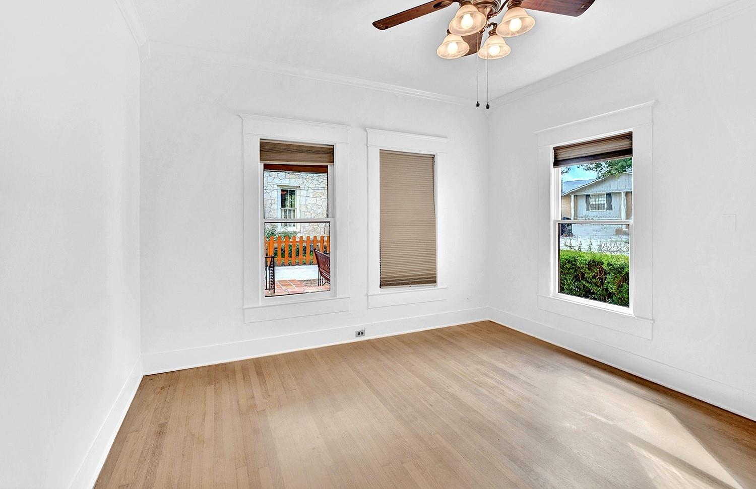 608 W Hopkins St, San Marcos, TX 78666