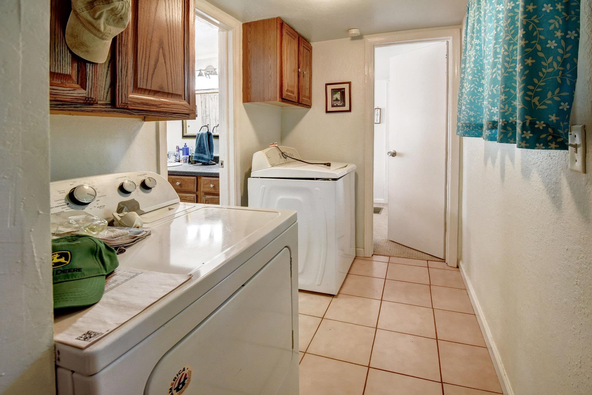 166 Sandy Rd, Rosanky, TX 78953