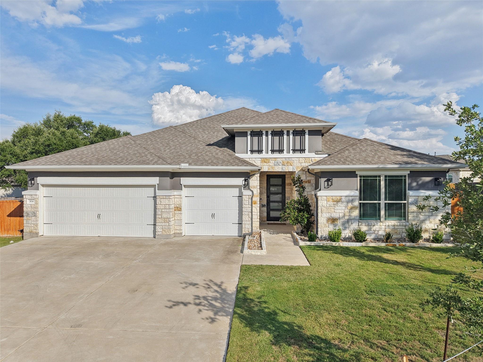 304 Double L Dr, Dripping Springs, TX 78620