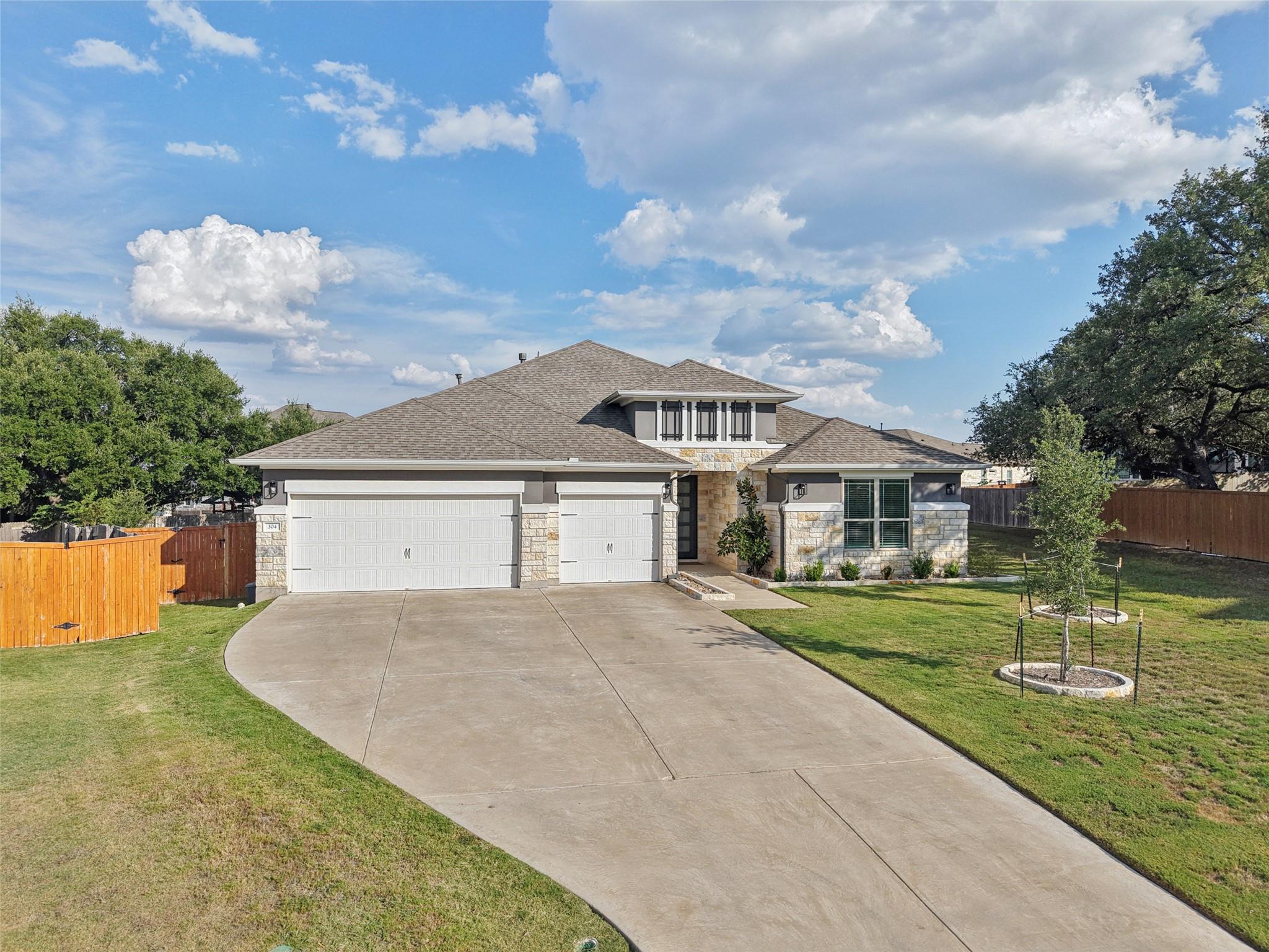 304 Double L Dr, Dripping Springs, TX 78620