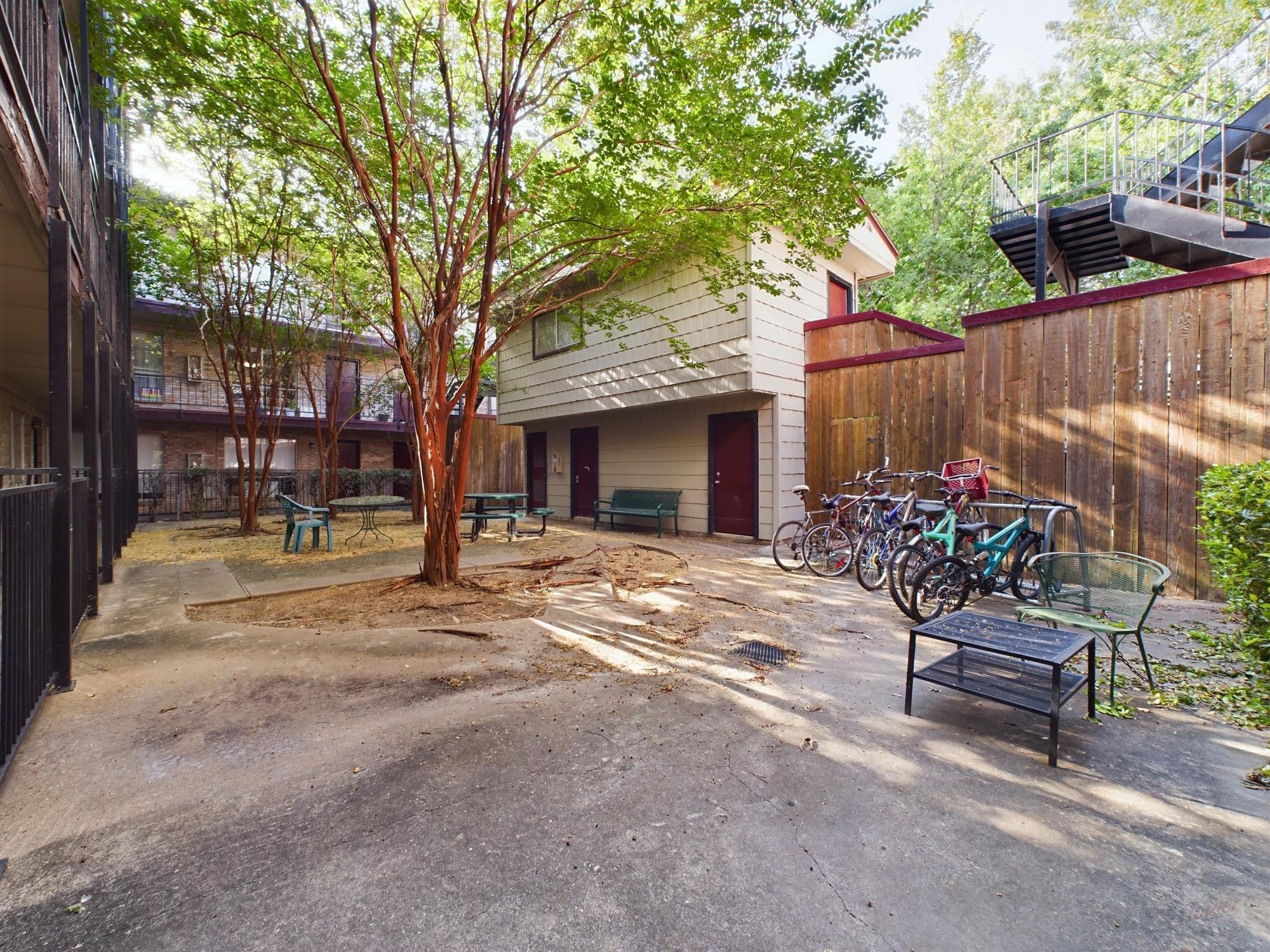 2207 Leon St # 306, Austin, TX 78705
