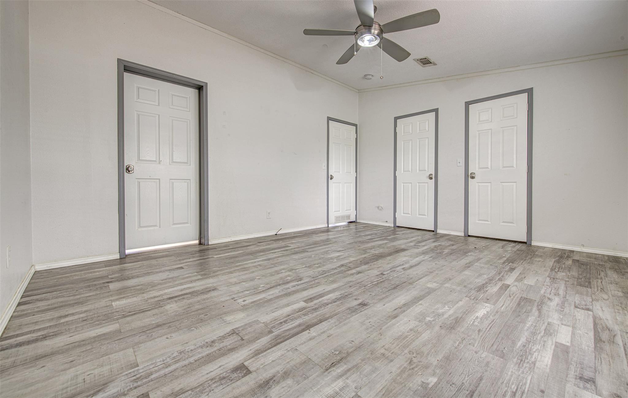 115 N Pinto Ct, Paige, TX 78659