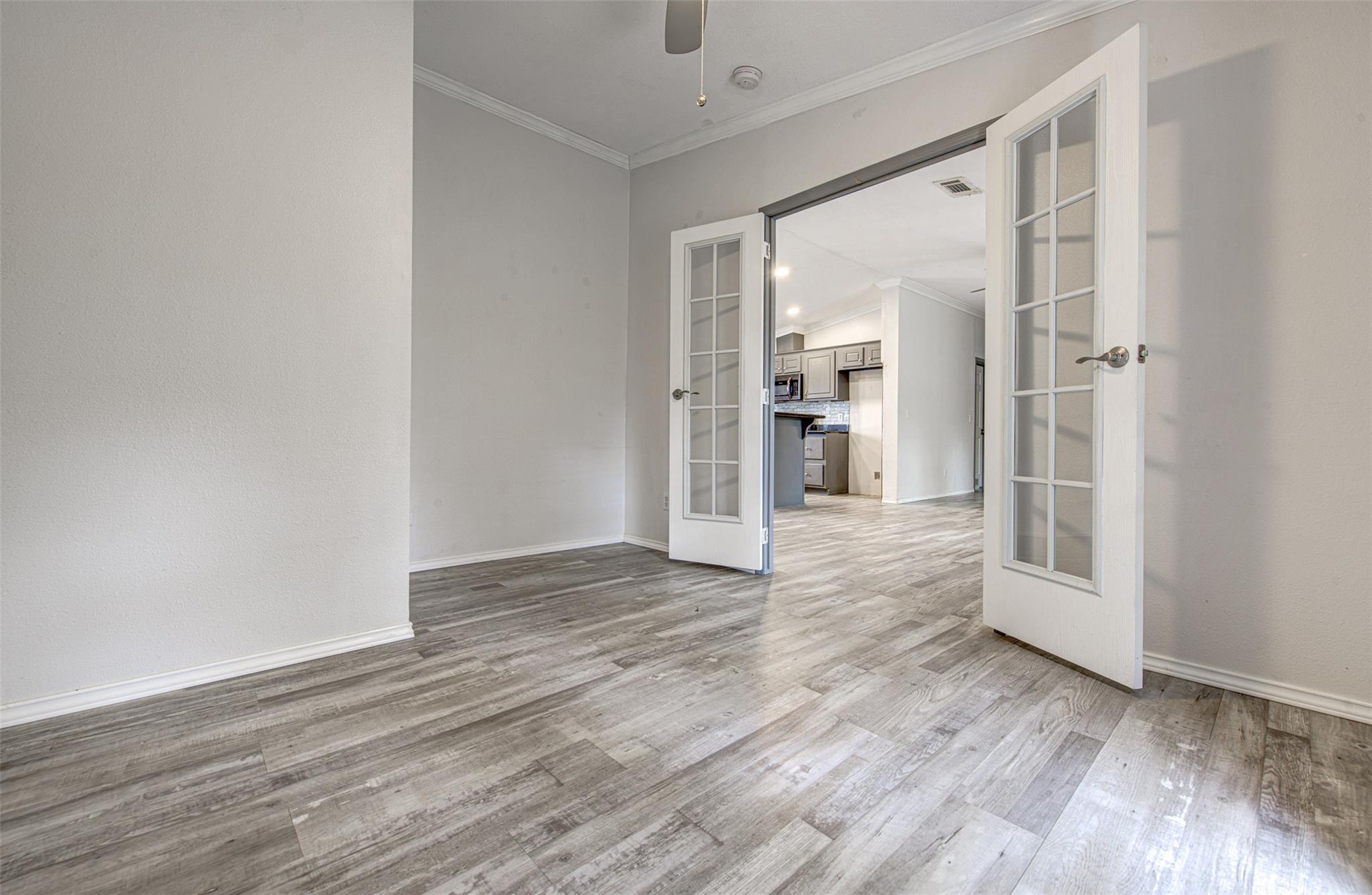 115 N Pinto Ct, Paige, TX 78659