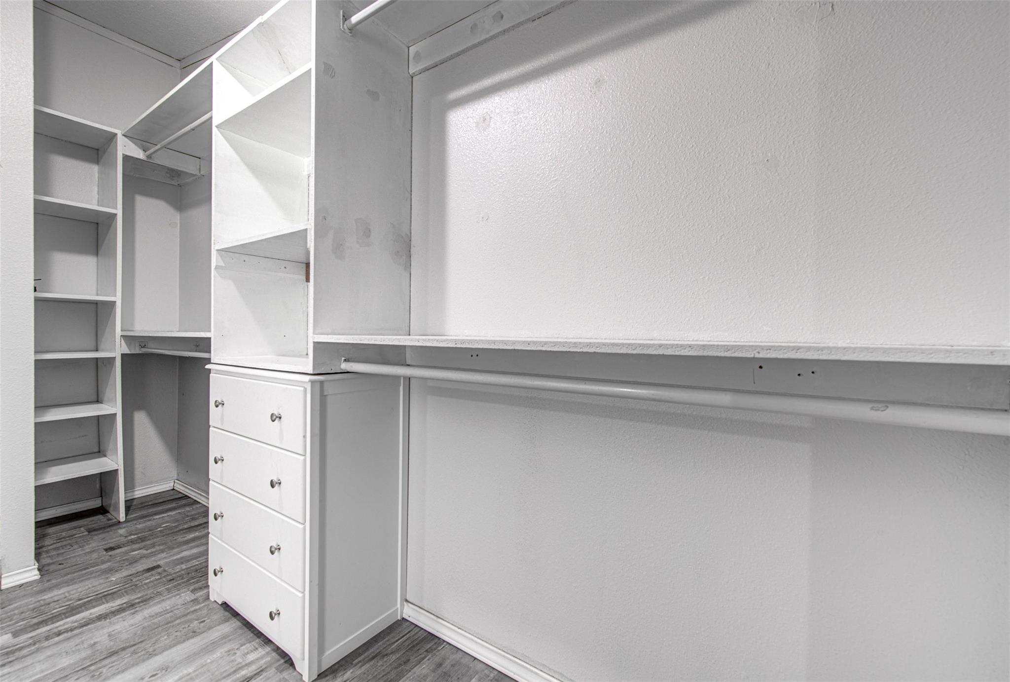 115 N Pinto Ct, Paige, TX 78659