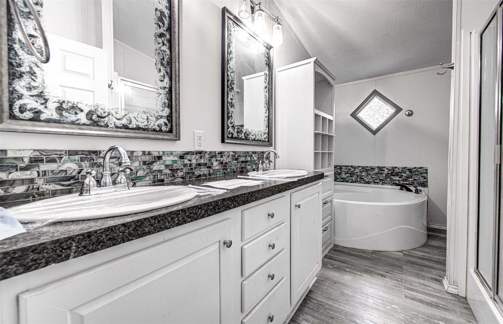 115 N Pinto Ct, Paige, TX 78659