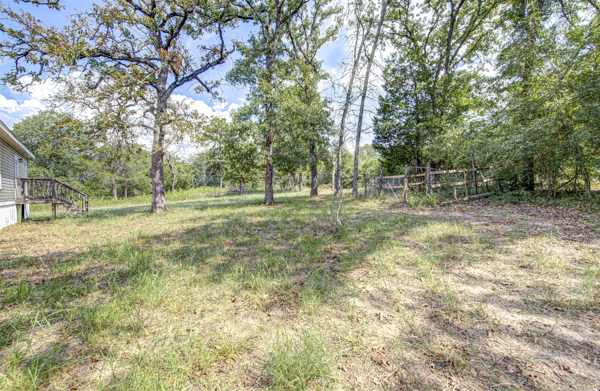 115 N Pinto Ct, Paige, TX 78659