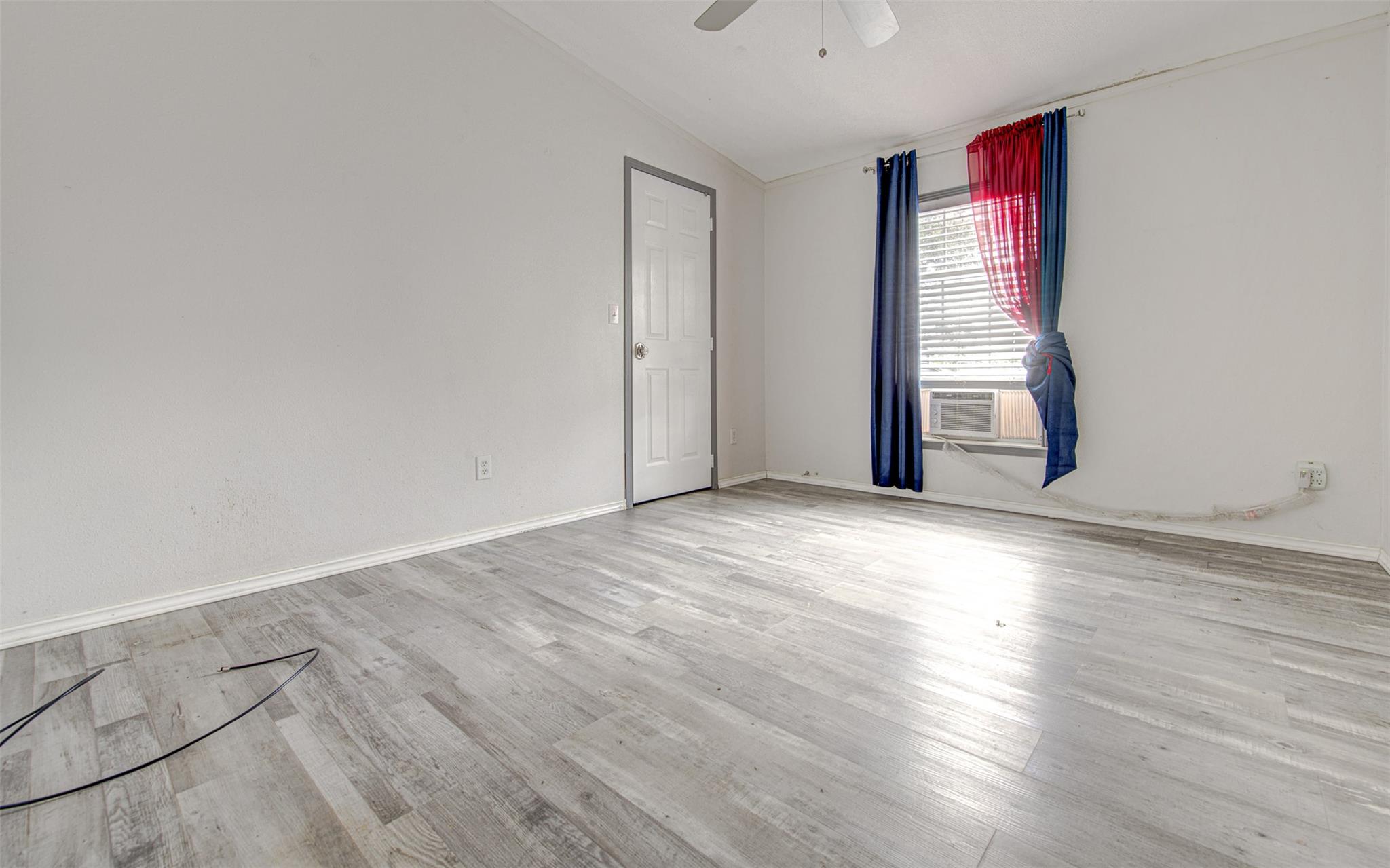 115 N Pinto Ct, Paige, TX 78659