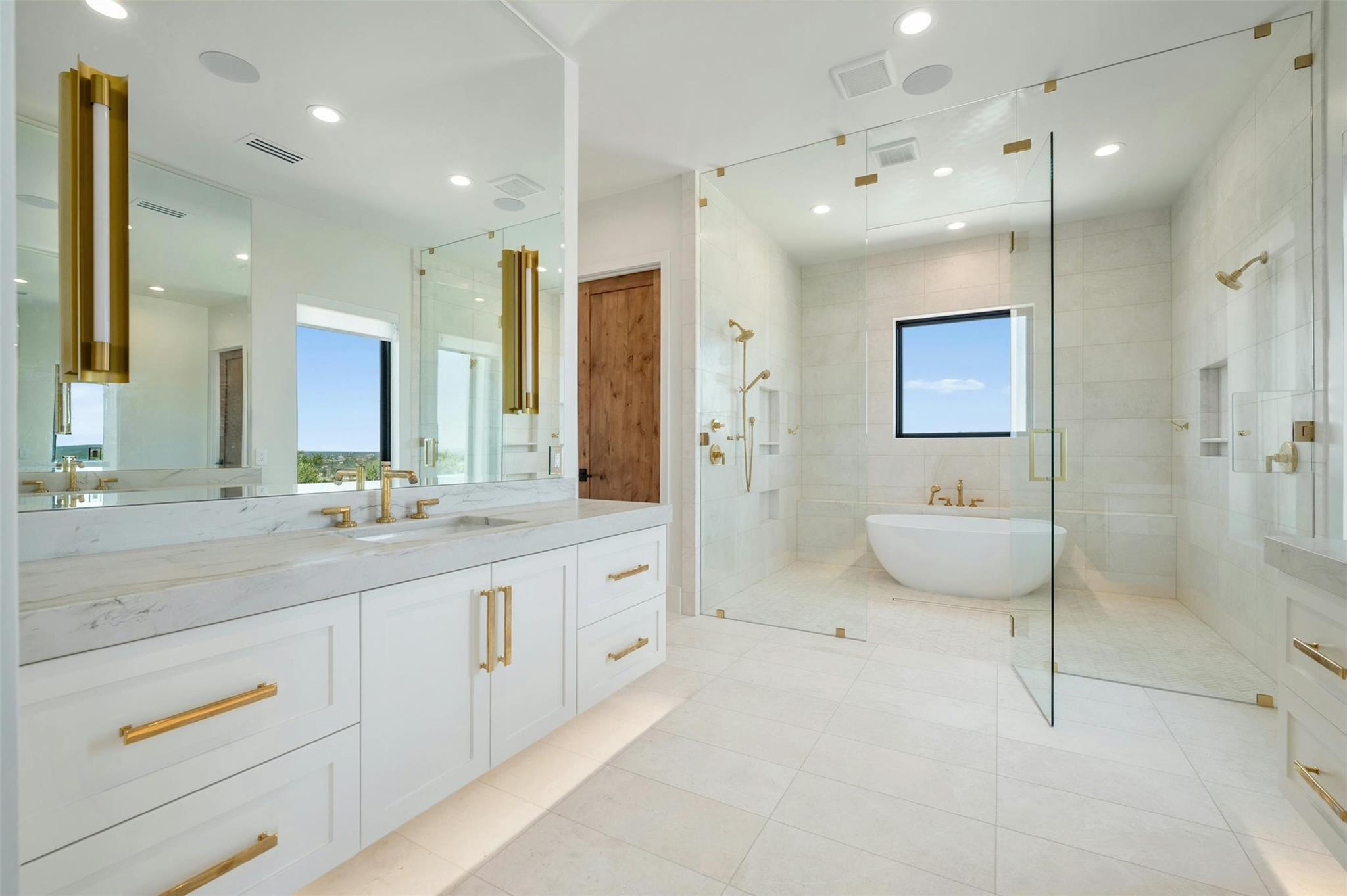 207 Nattie Woods Dr, Horseshoe Bay, TX 78657