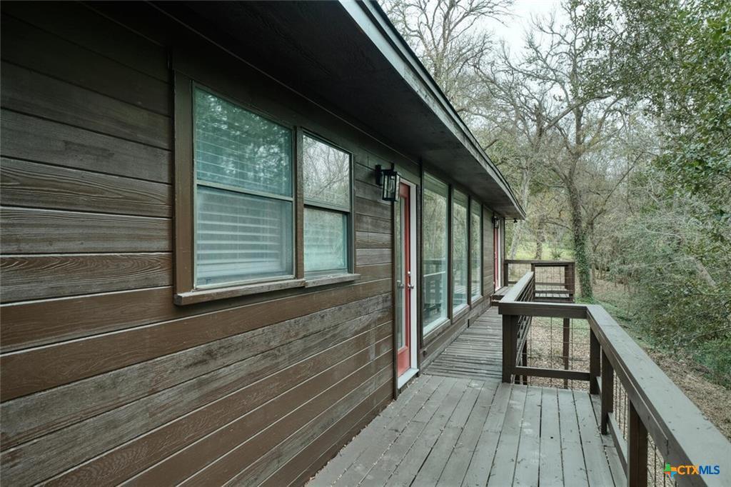 1529 N Colorado St N, Lockhart, TX 78644