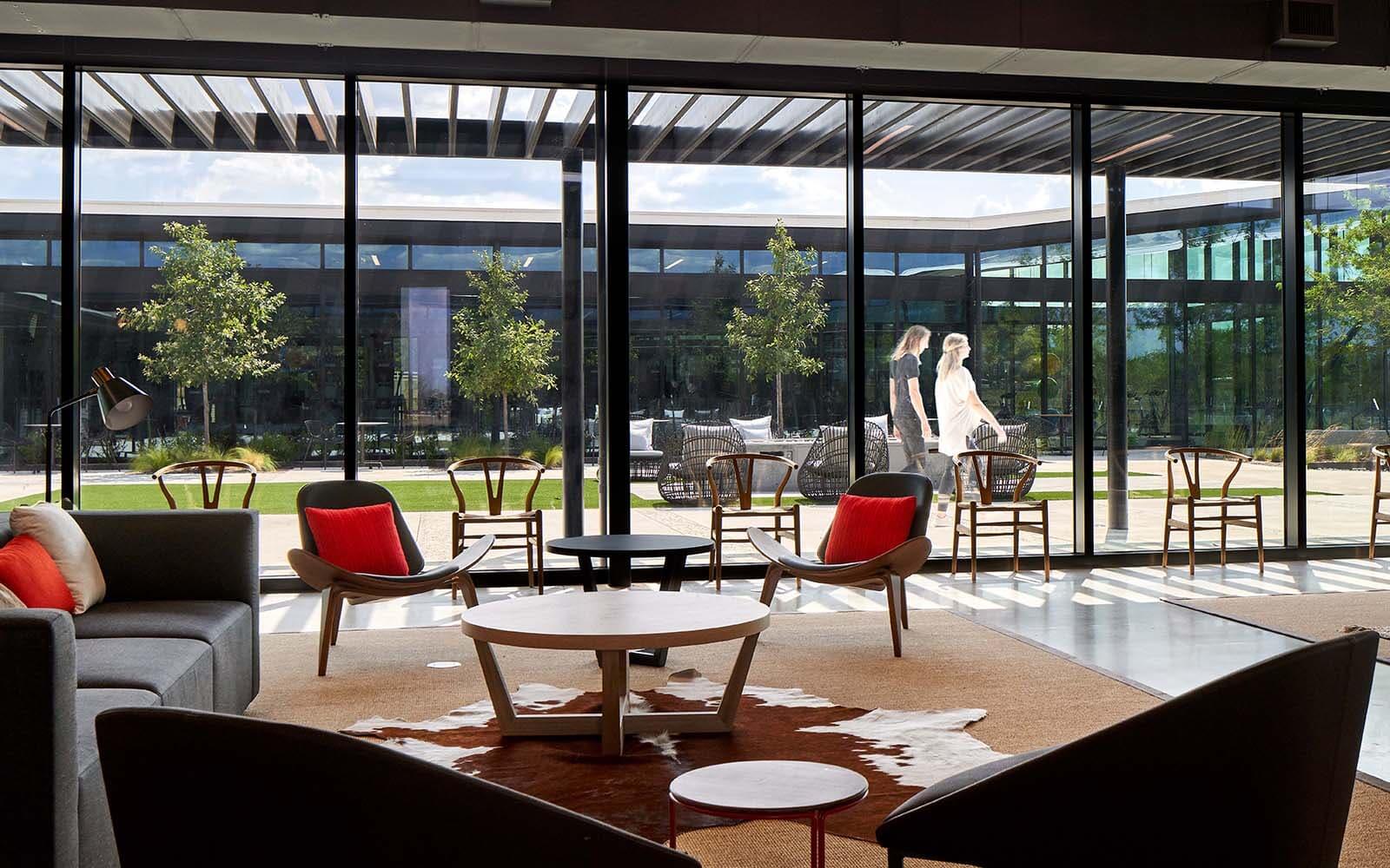 8110 Springsteen Dr, Austin, TX 78744