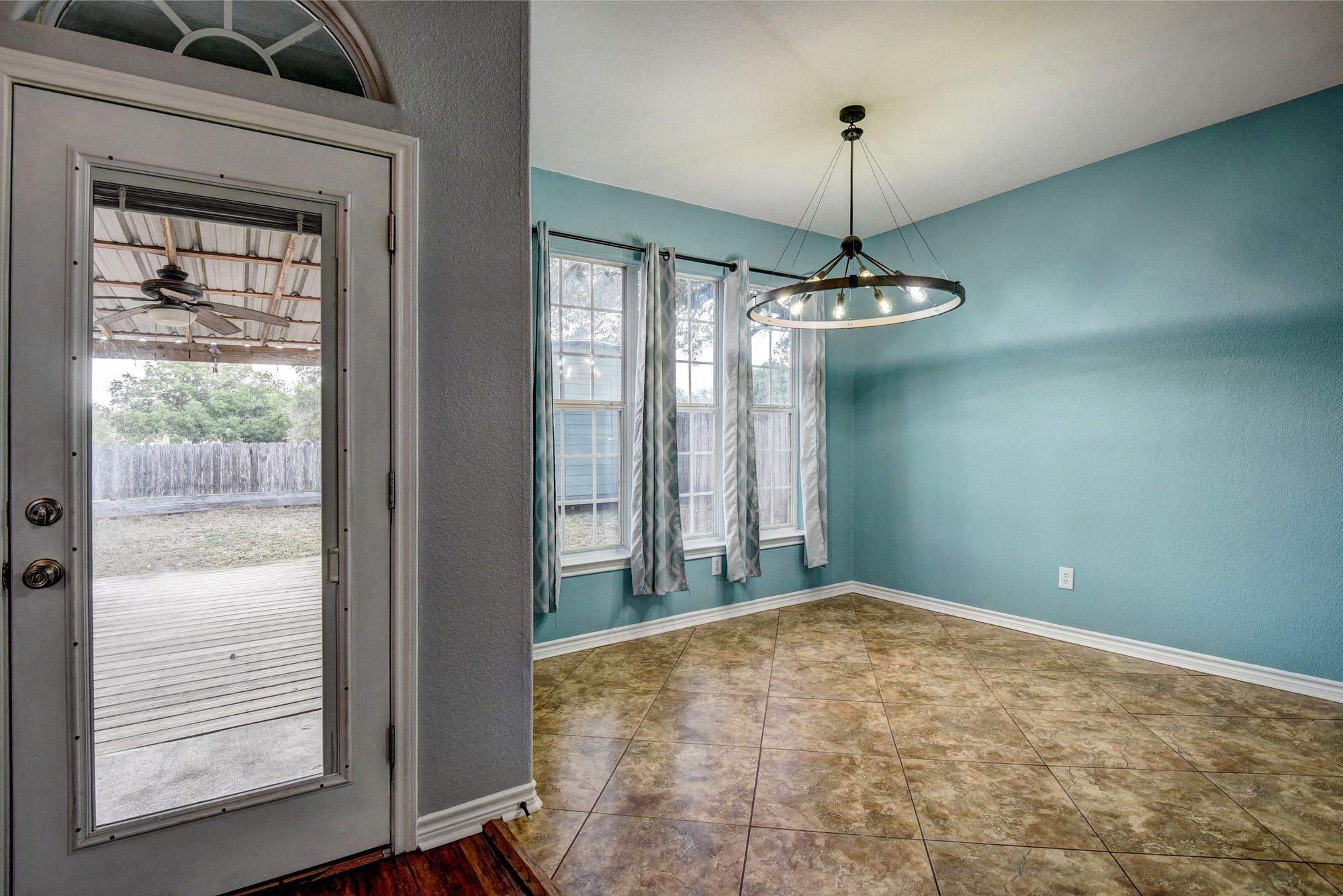 340 Rose Mayer Loop, La Grange, TX 78945